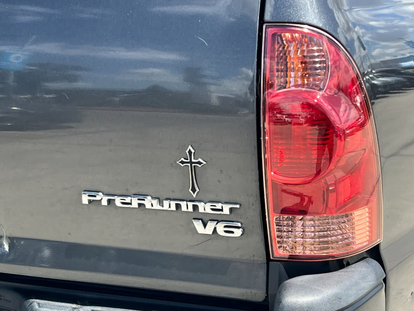 Thumbnail: 2013 Toyota Tacoma - 25