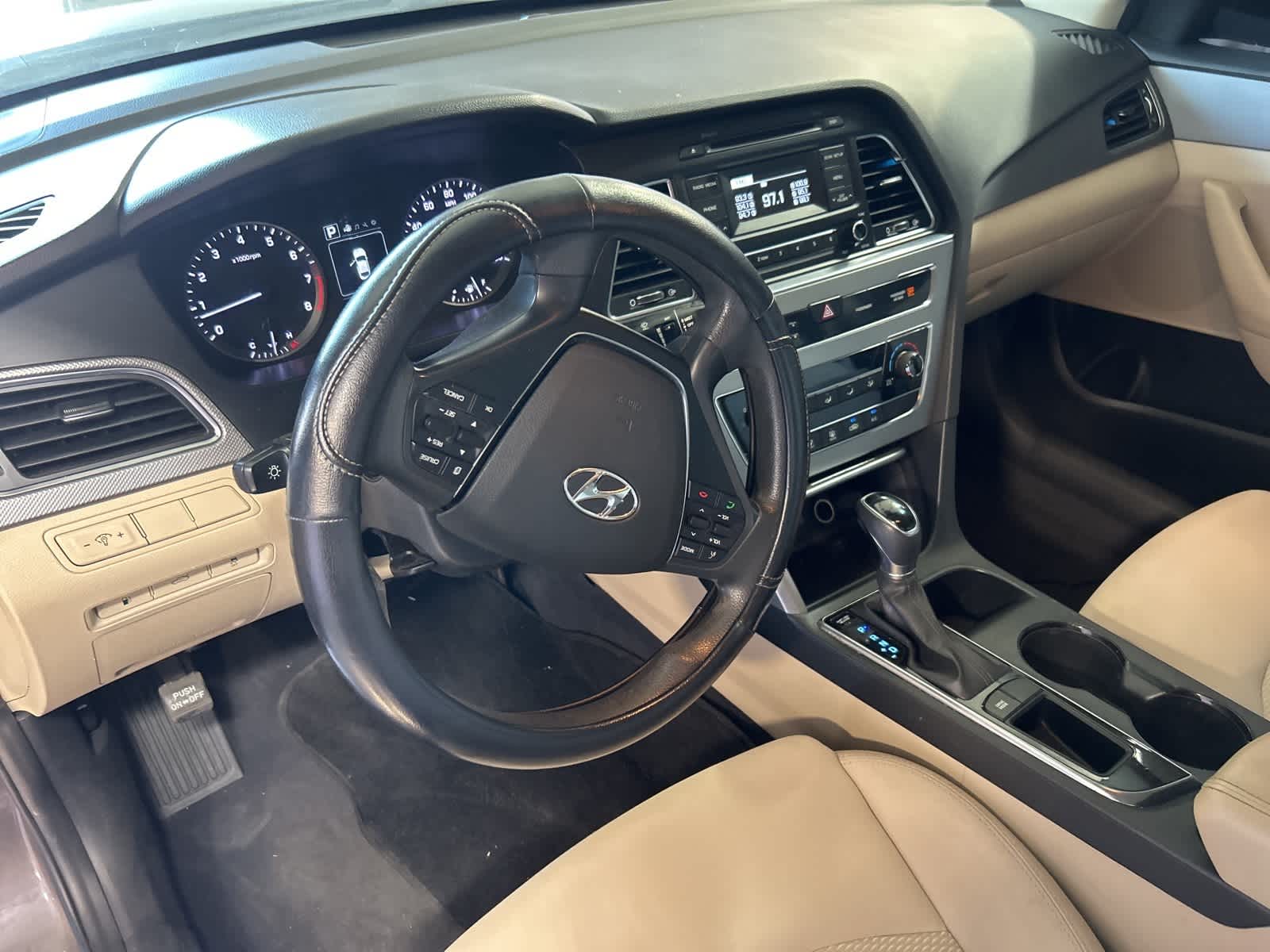 2017 Hyundai Sonata  24