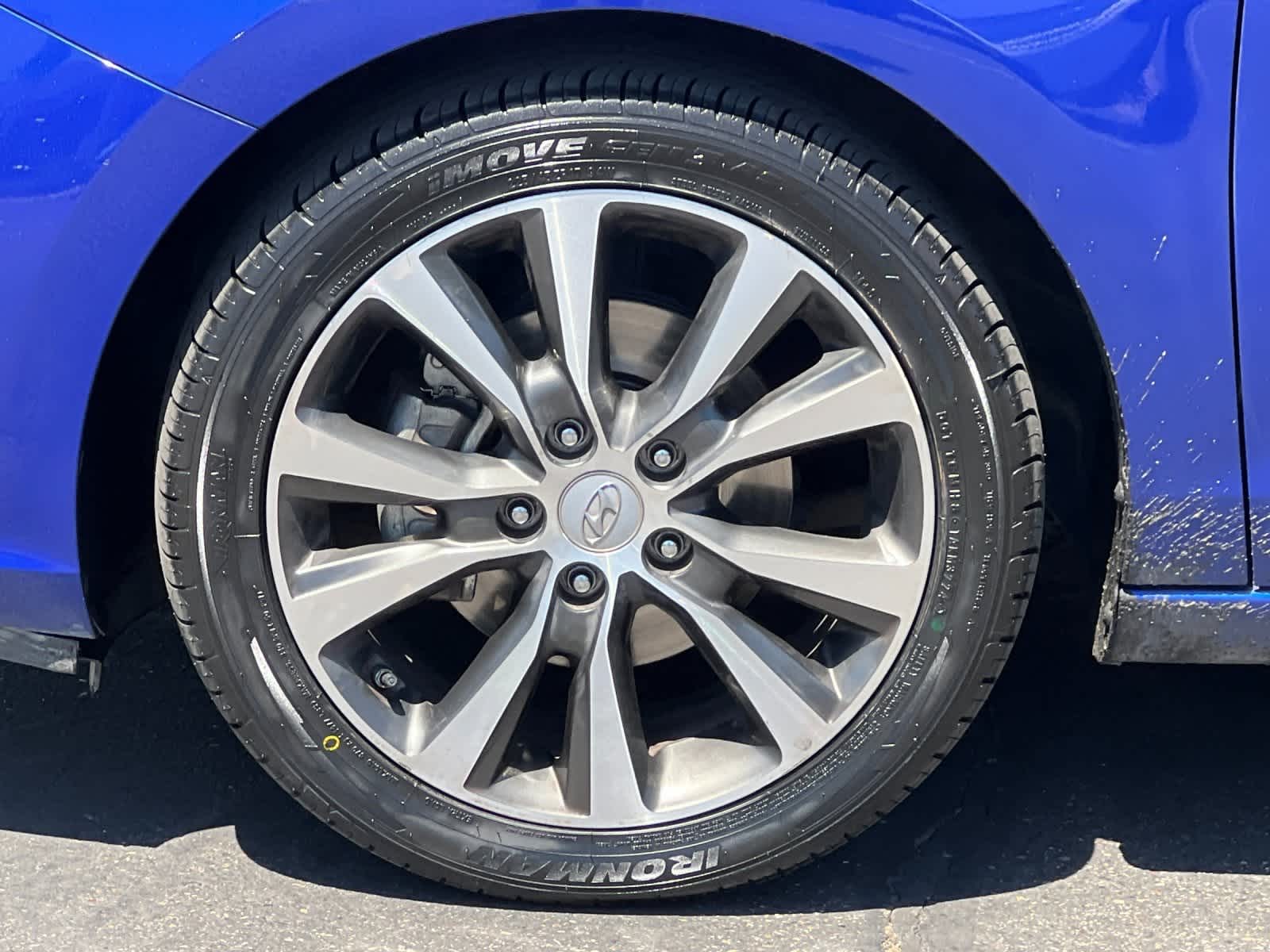 Thumbnail: 2019 Hyundai Elantra - 25
