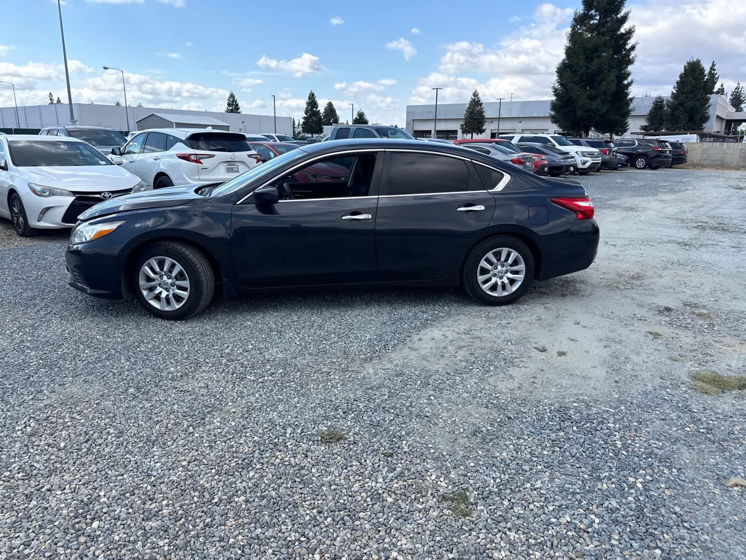 2016 Nissan Altima 2.5 S photo 3