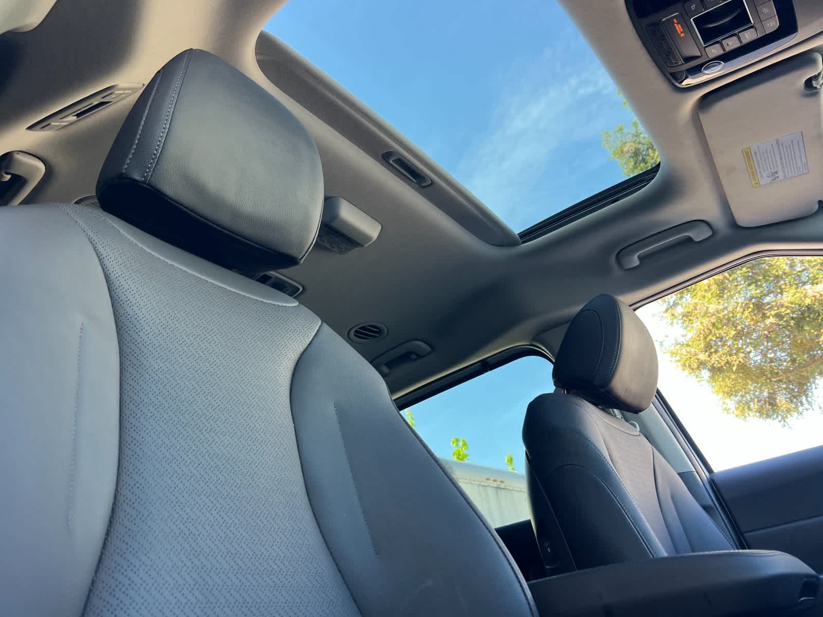 Thumbnail: 2025 Kia Carnival - 19