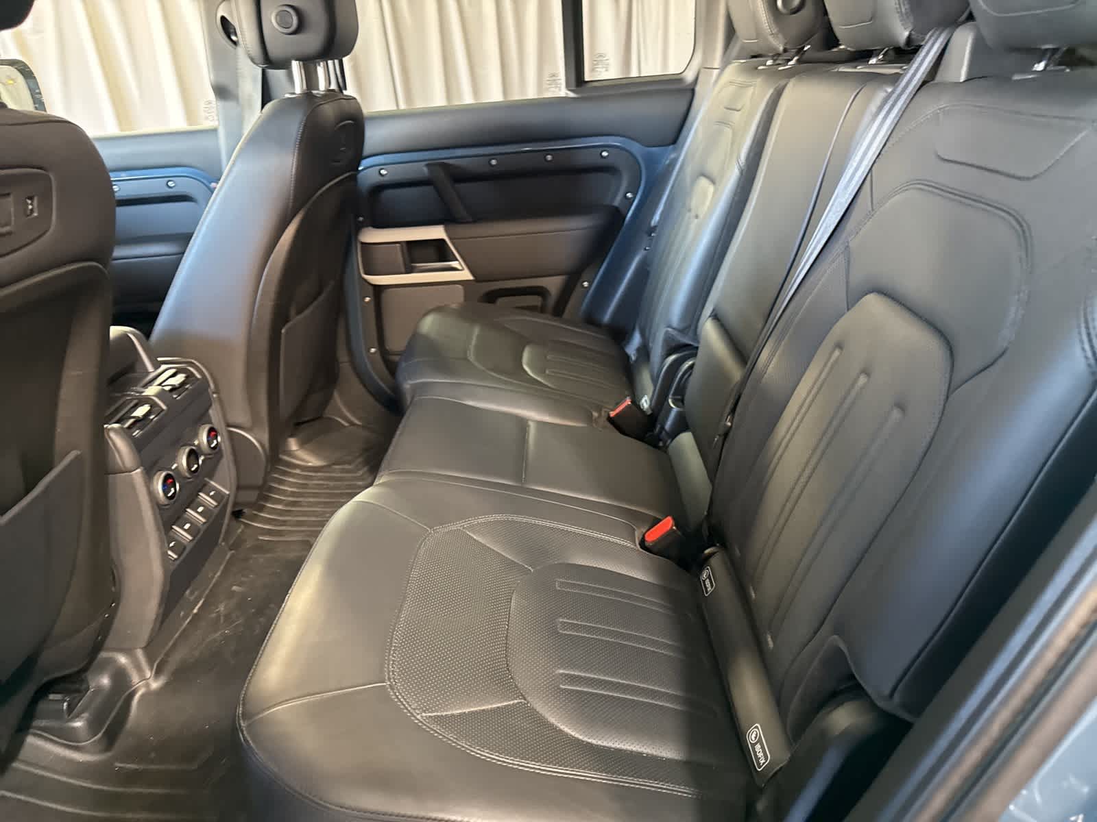 Thumbnail: 2020 Land Rover Defender - 17