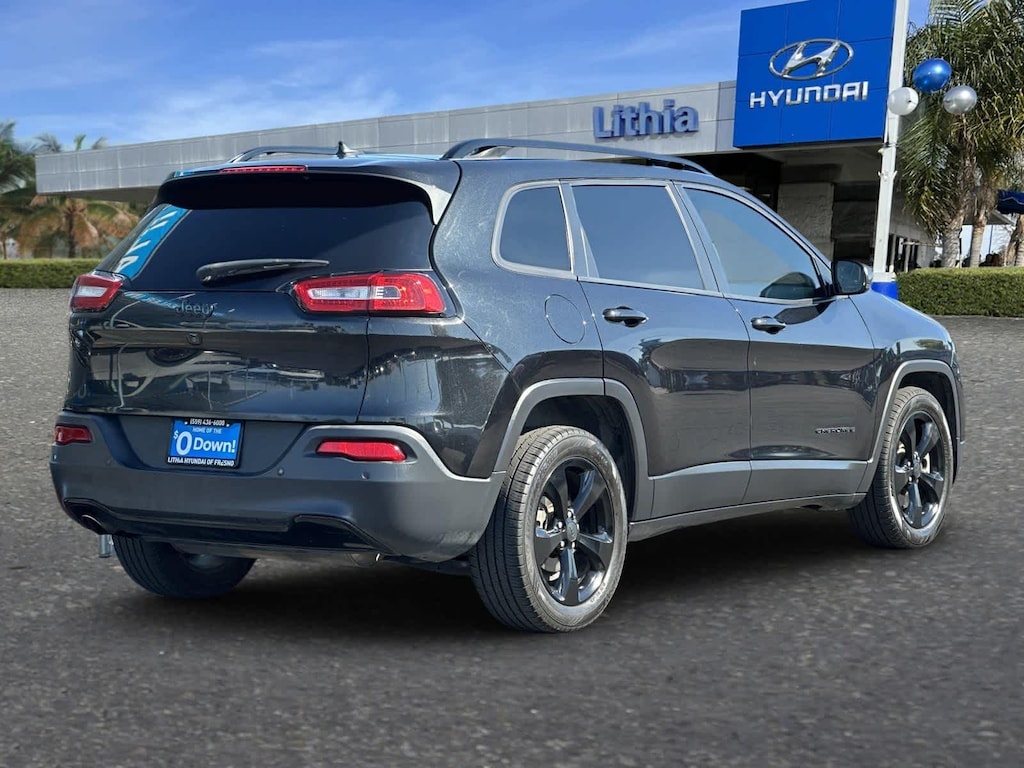 Used 2016 Jeep Cherokee Latitude FWD SUV