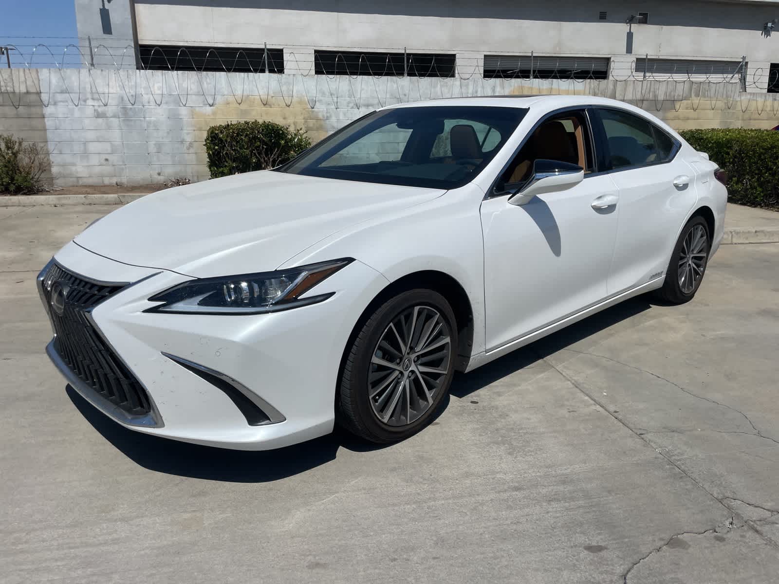 Used 2022 Lexus ES Hybrid 300h with VIN 58ADA1C14NU020328 for sale in Fresno, CA