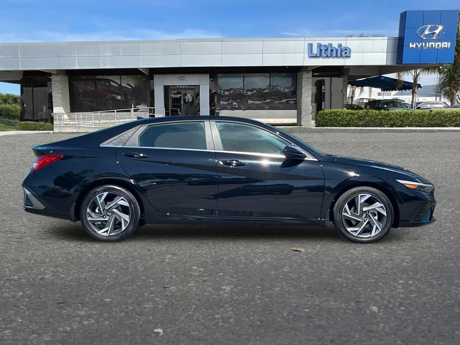 Thumbnail: 2025 Hyundai Elantra - 9