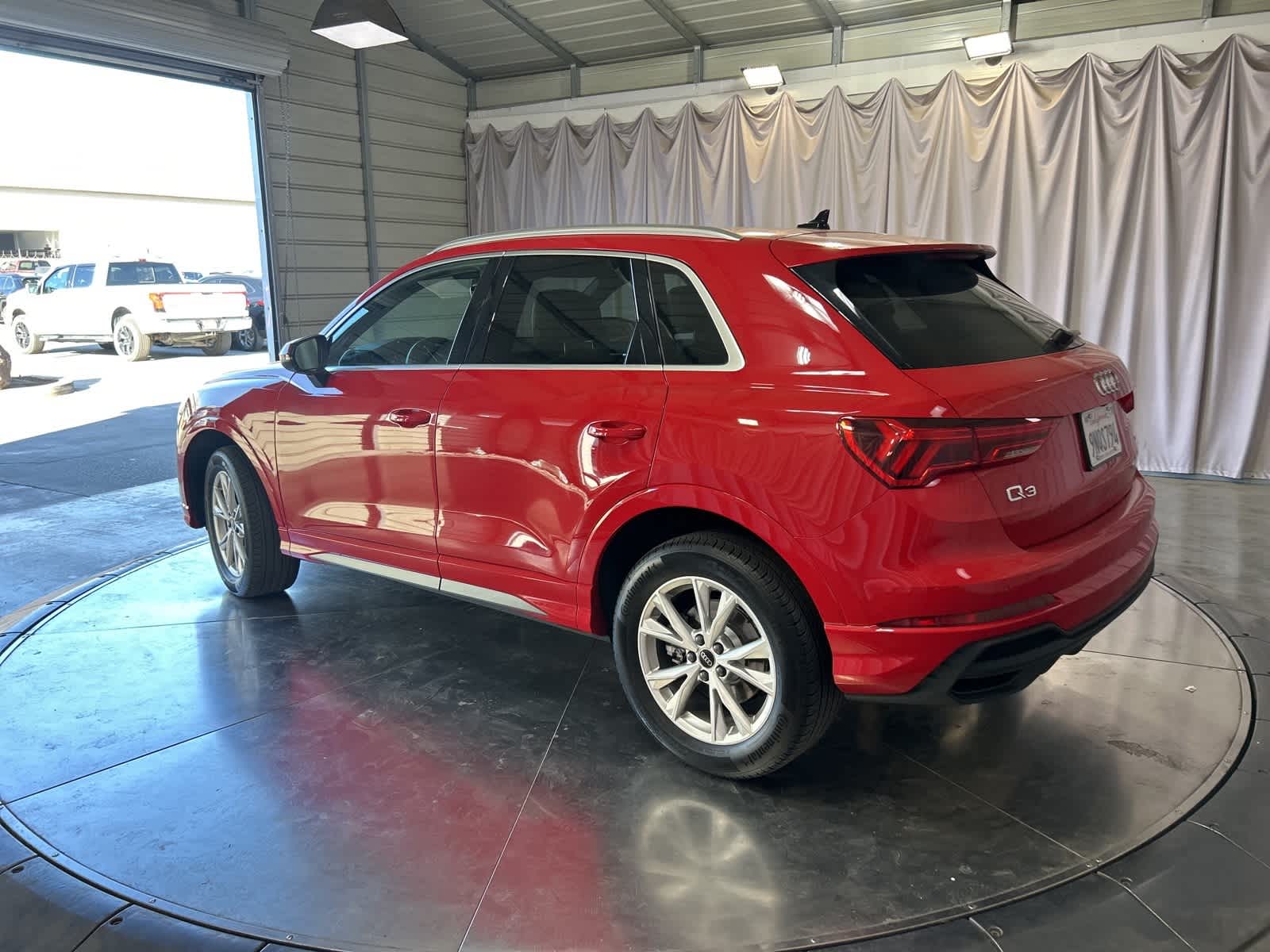 Thumbnail: 2025 Audi Q3 - 14