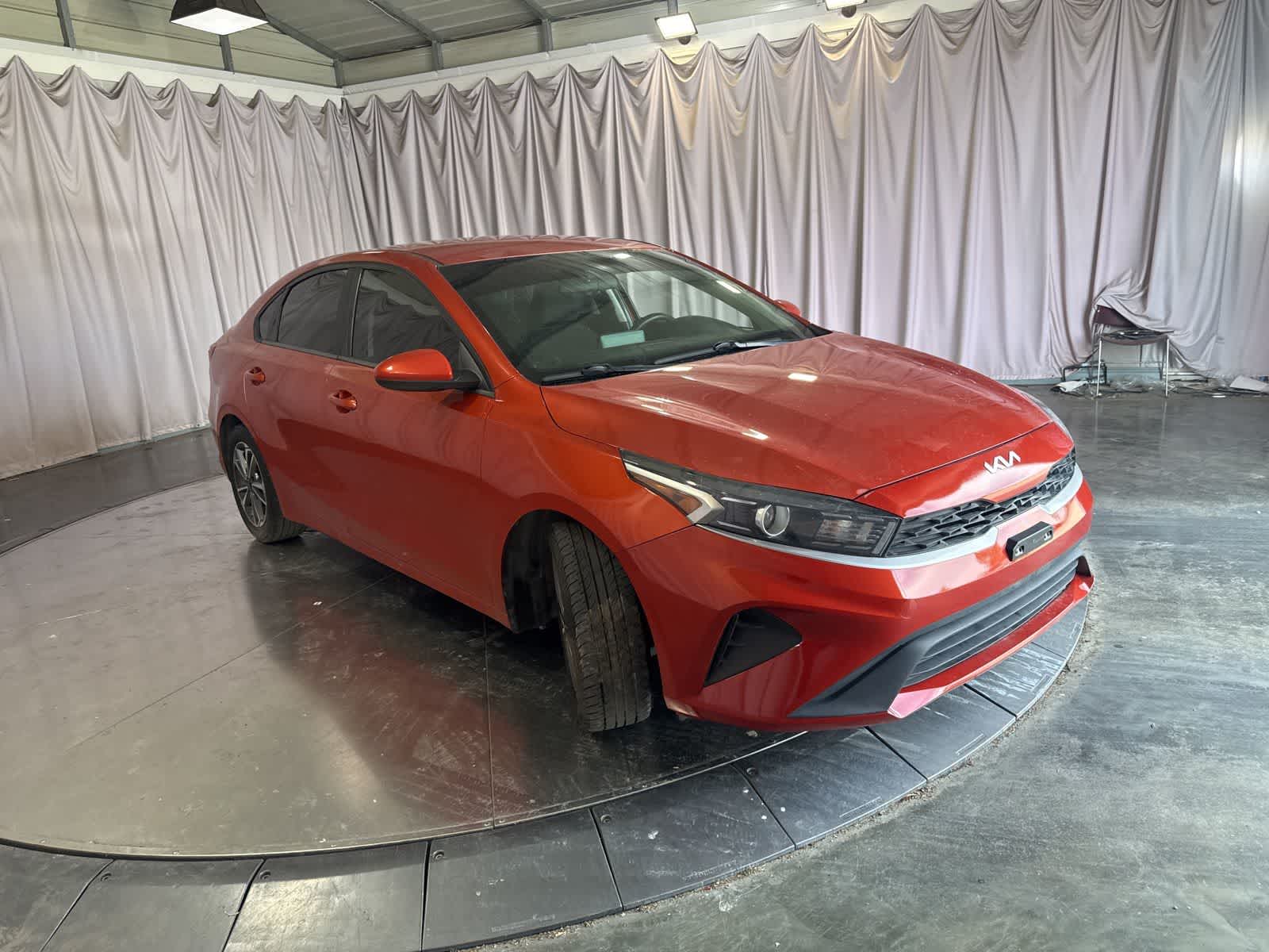 2022 Kia Forte LXS photo 2