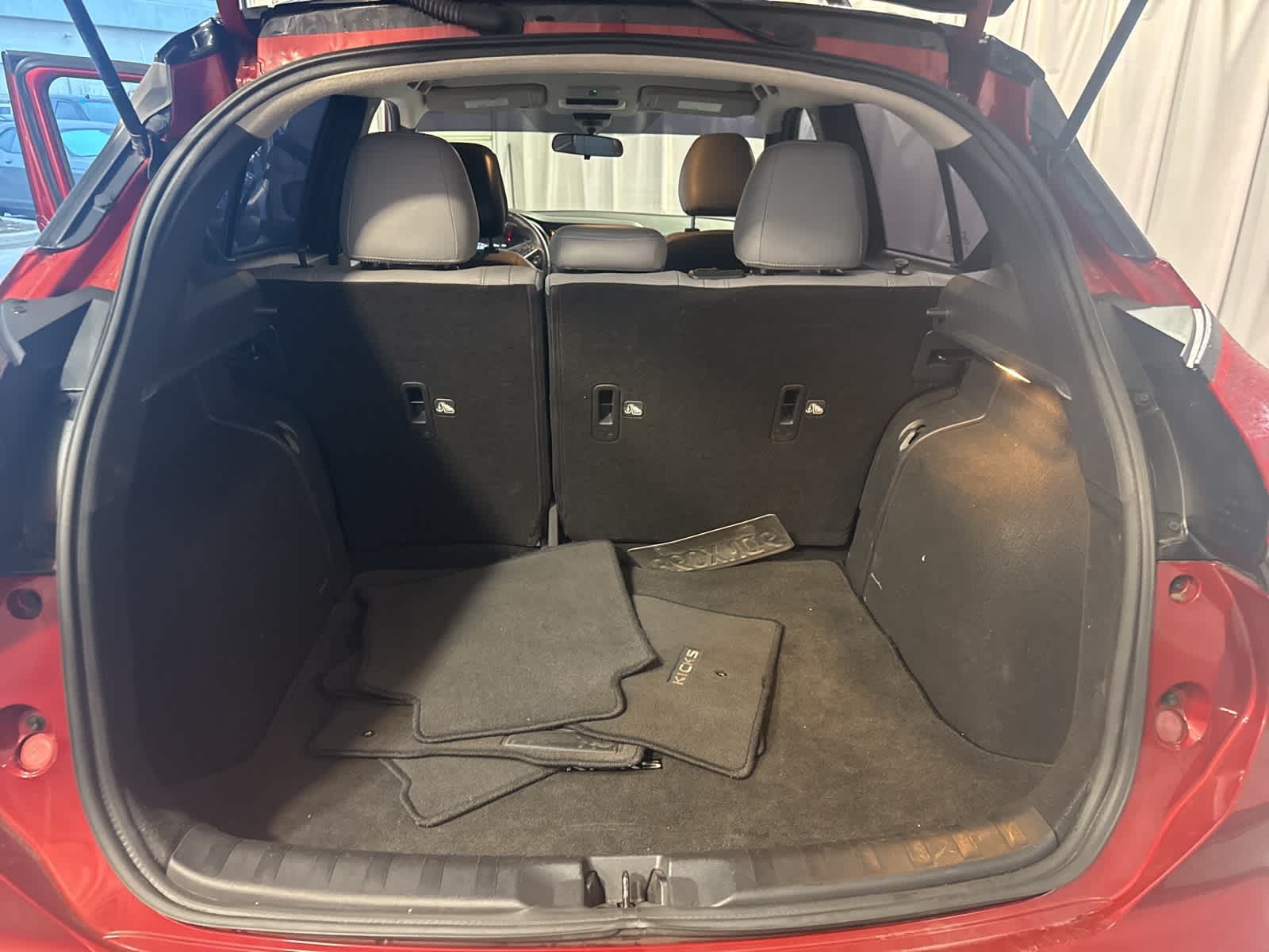 Thumbnail: 2023 Nissan Kicks - 11