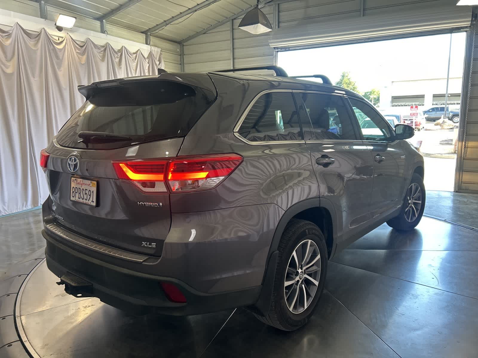 Thumbnail: 2019 Toyota Highlander - 9