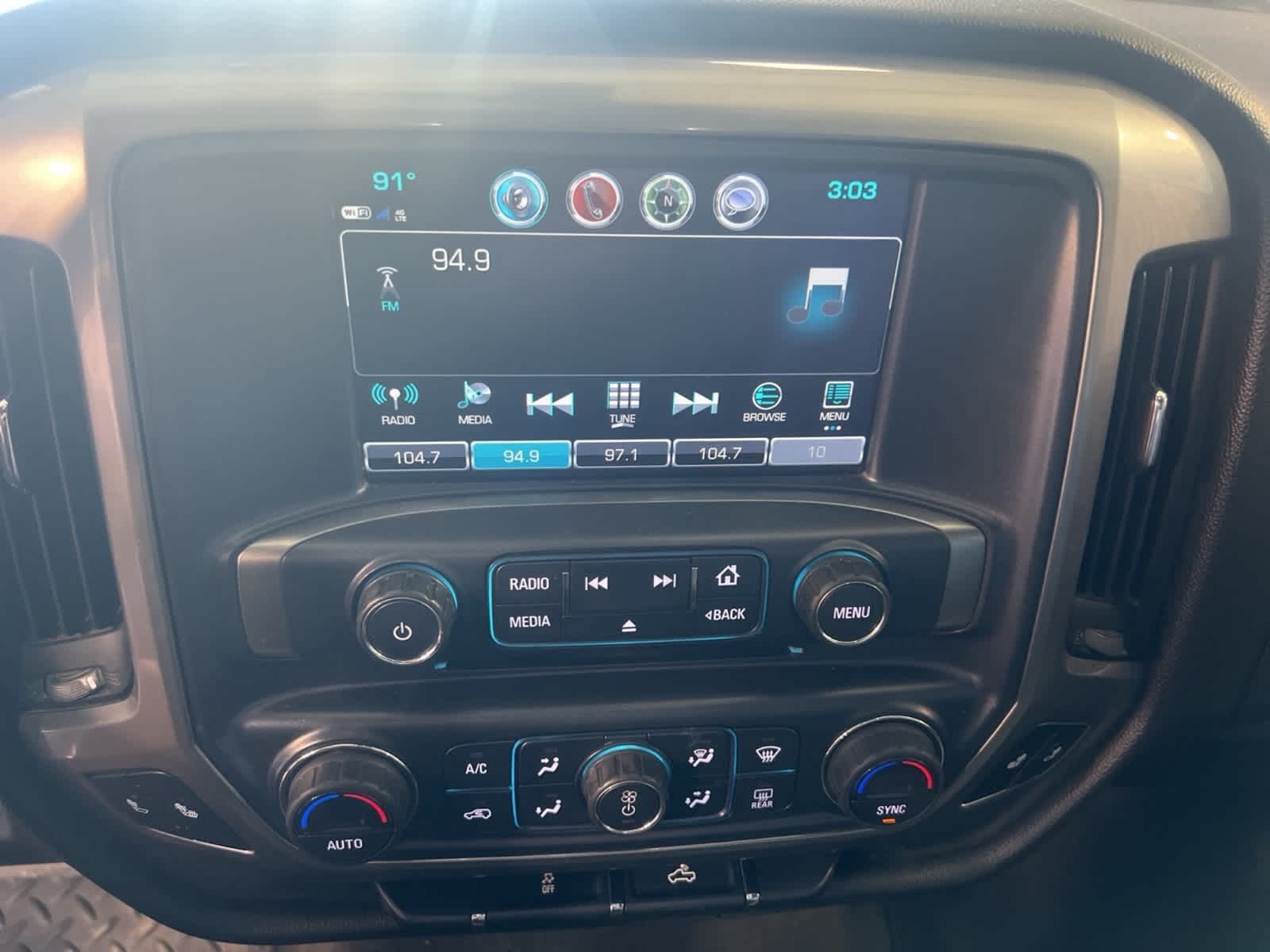 Thumbnail: 2018 Chevrolet Silverado 1500 - 30