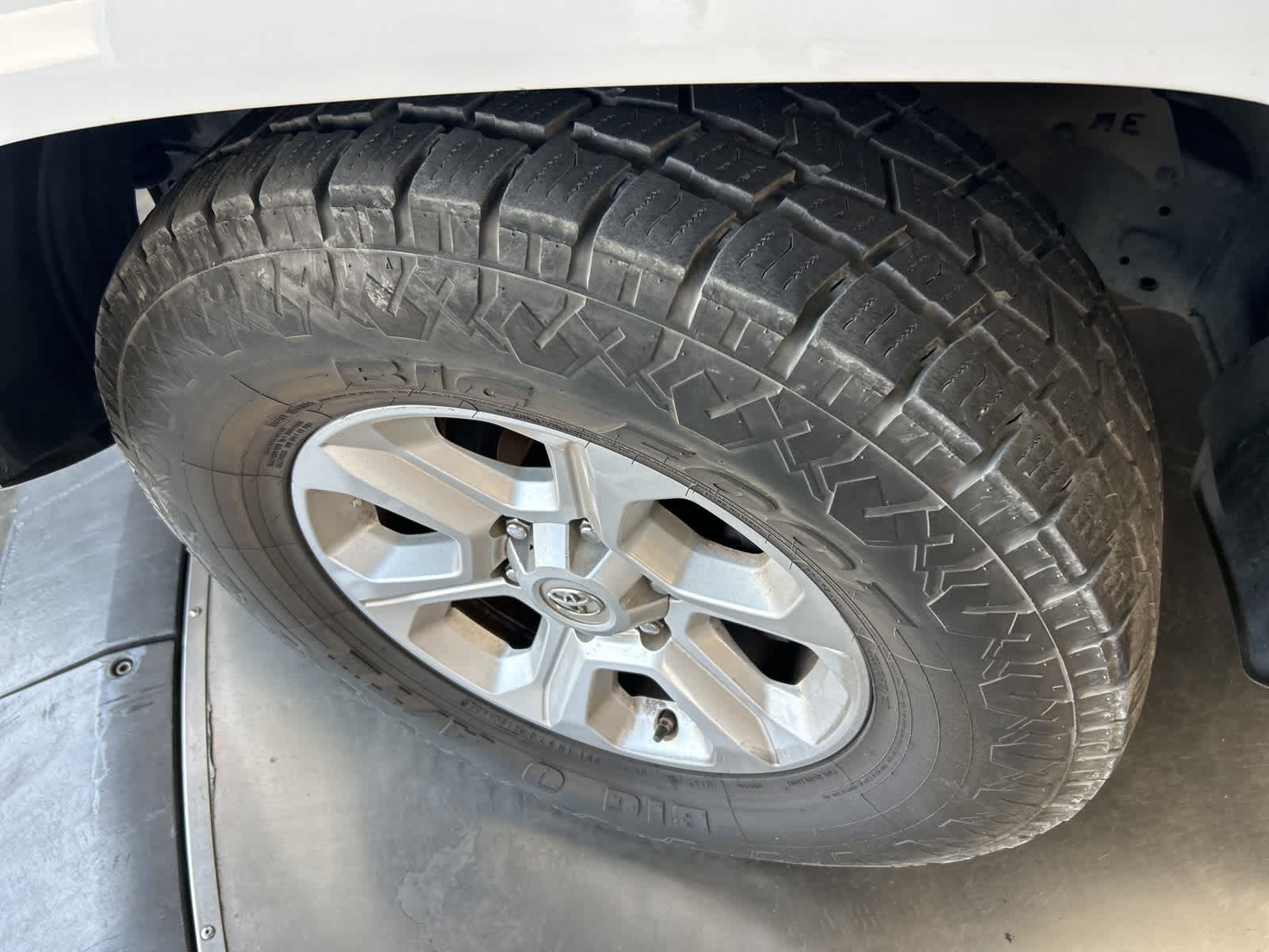 Thumbnail: 2016 Toyota 4Runner - 17