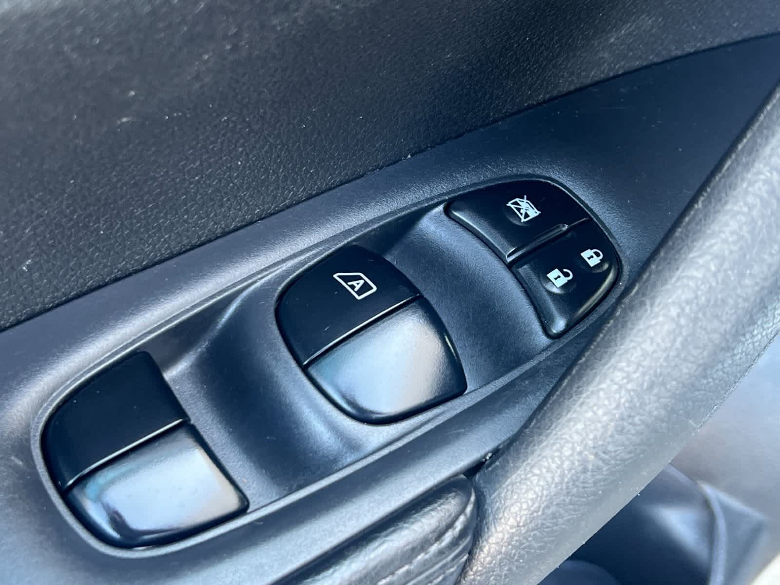 Thumbnail: 2016 Nissan Rogue - 14