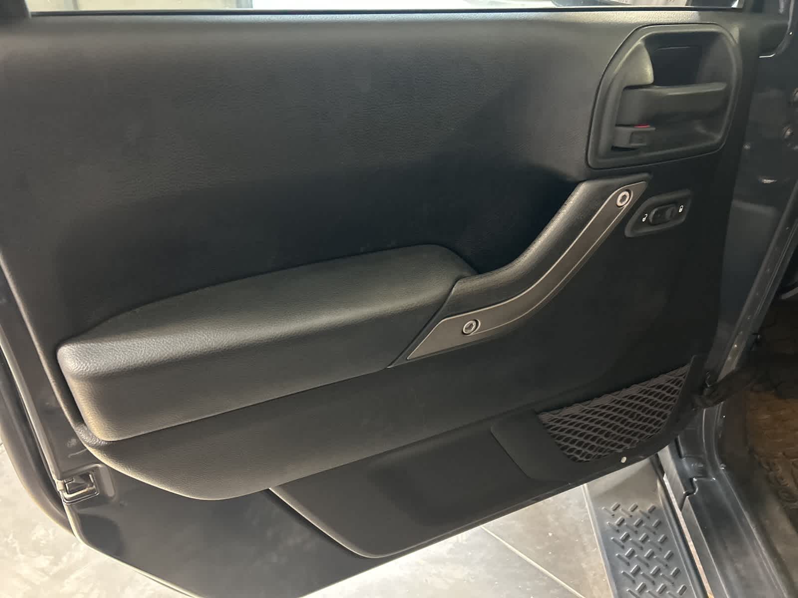 Thumbnail: 2016 Jeep Wrangler - 23