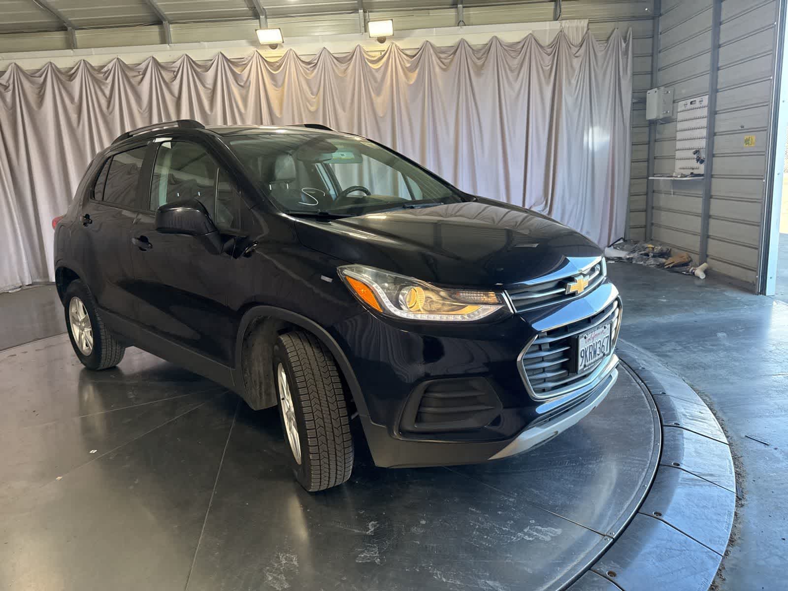 Thumbnail: 2021 Chevrolet Trax - 3