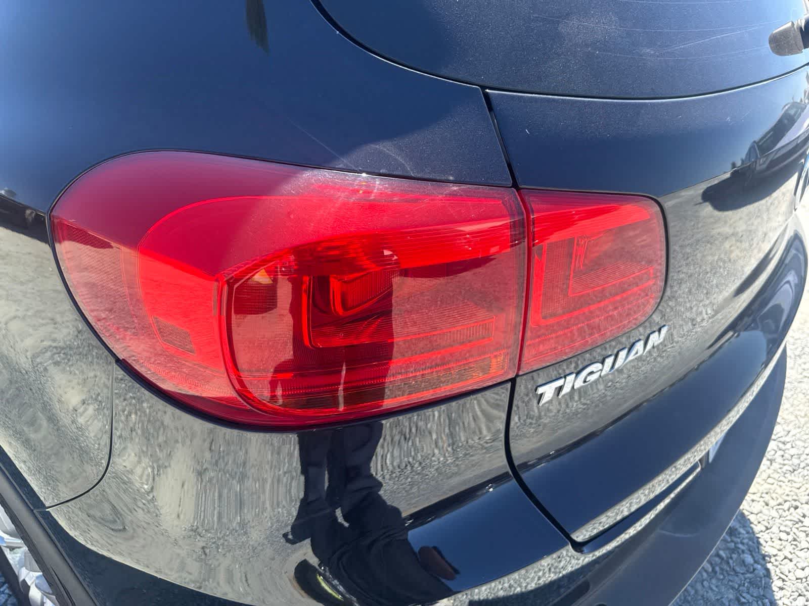 Thumbnail: 2012 Volkswagen Tiguan - 10