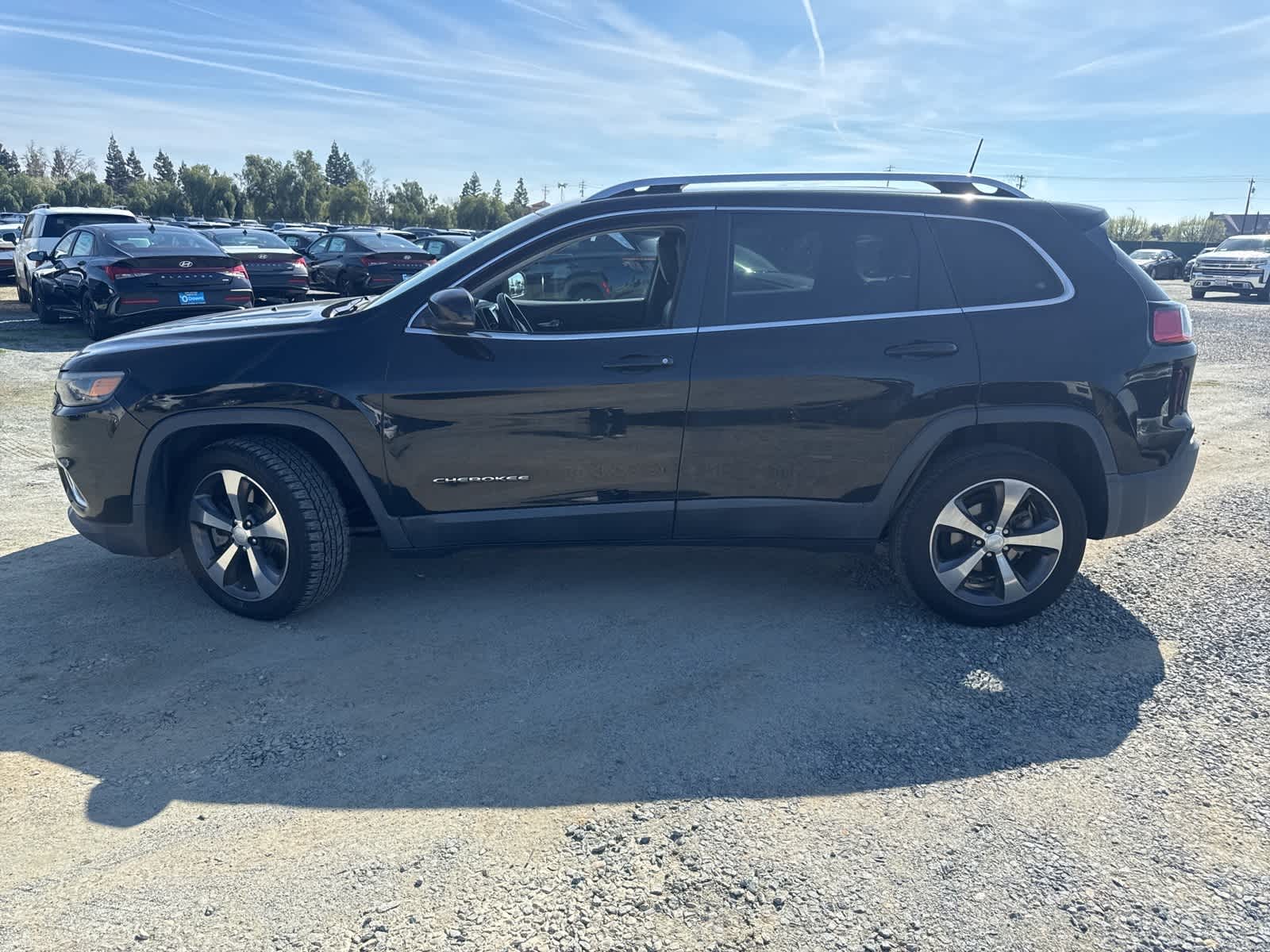Thumbnail: 2019 Jeep Cherokee - 8