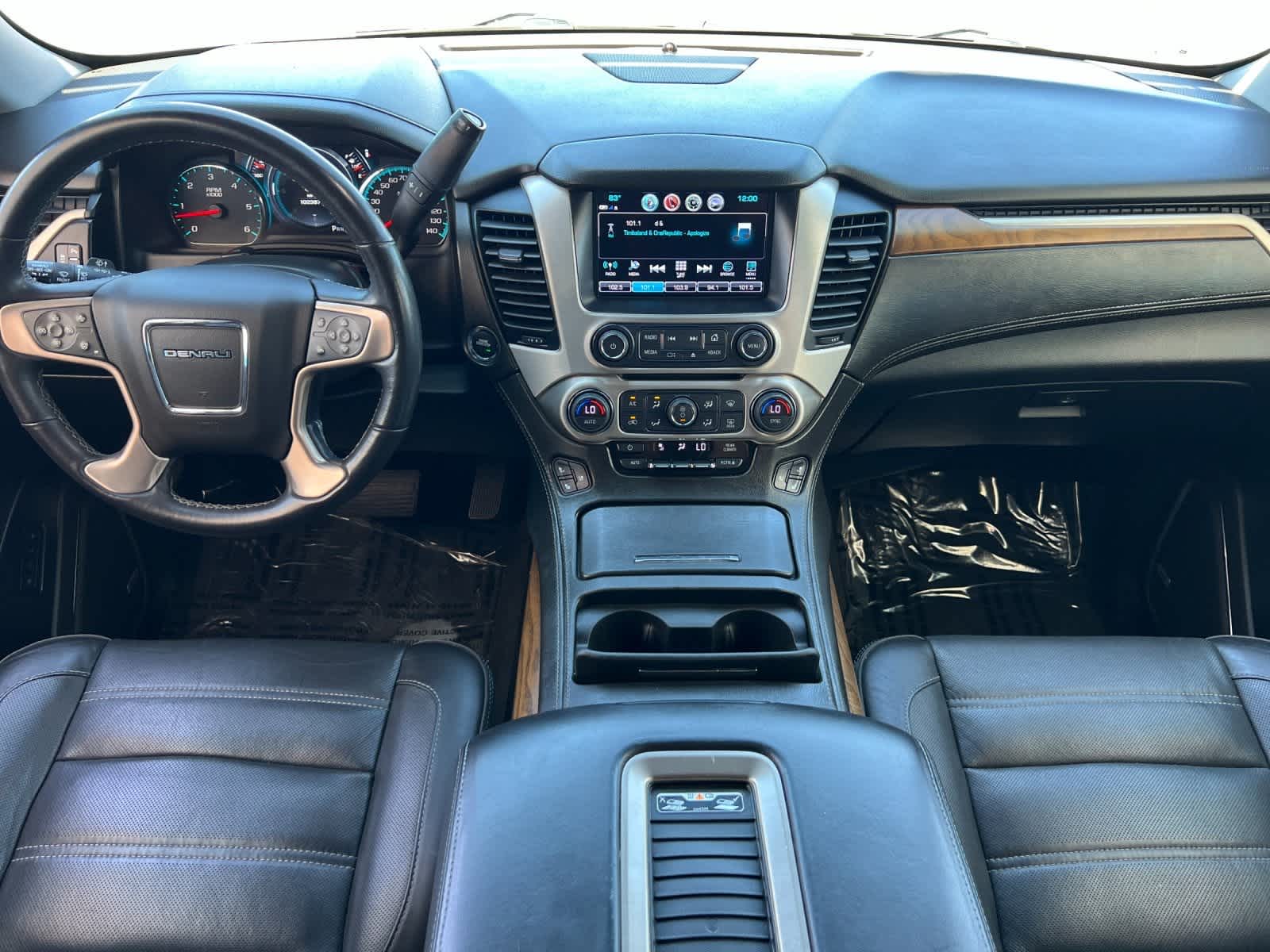 Thumbnail: 2020 GMC Yukon XL - 3