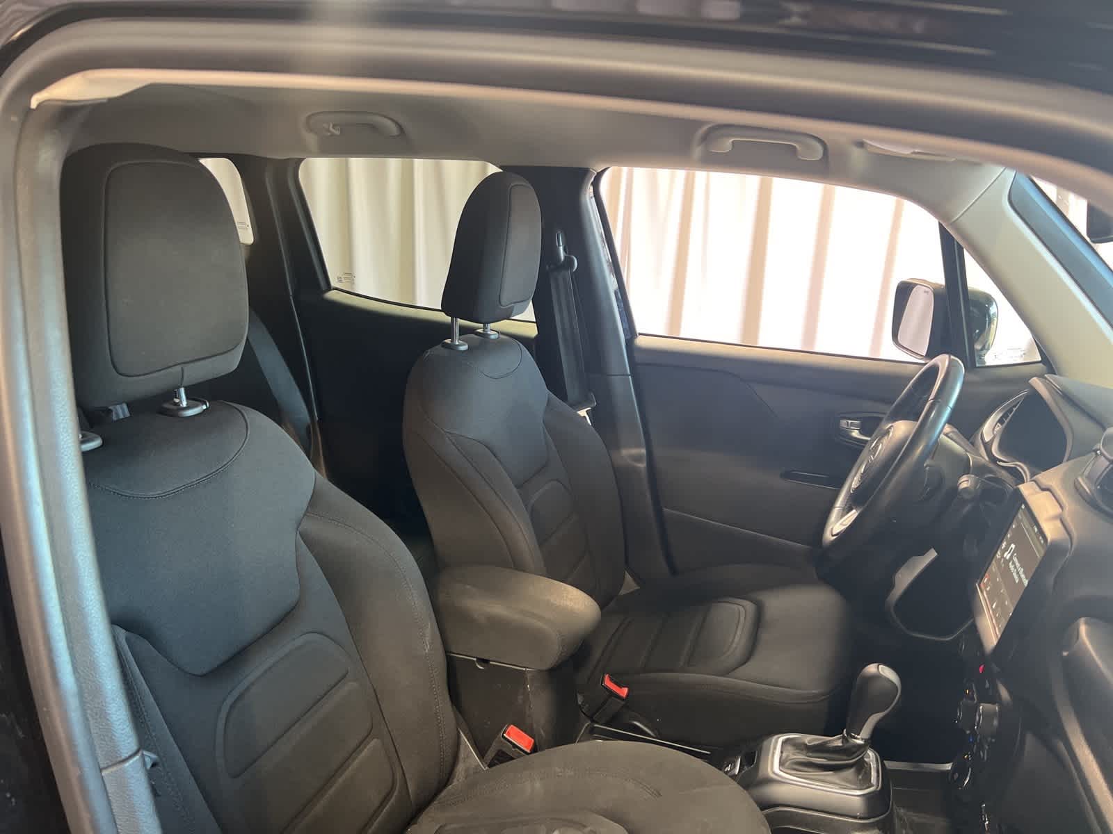 Thumbnail: 2018 Jeep Renegade - 20