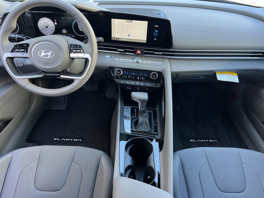 New 2025 Hyundai Elantra SEL Convenience Sedan