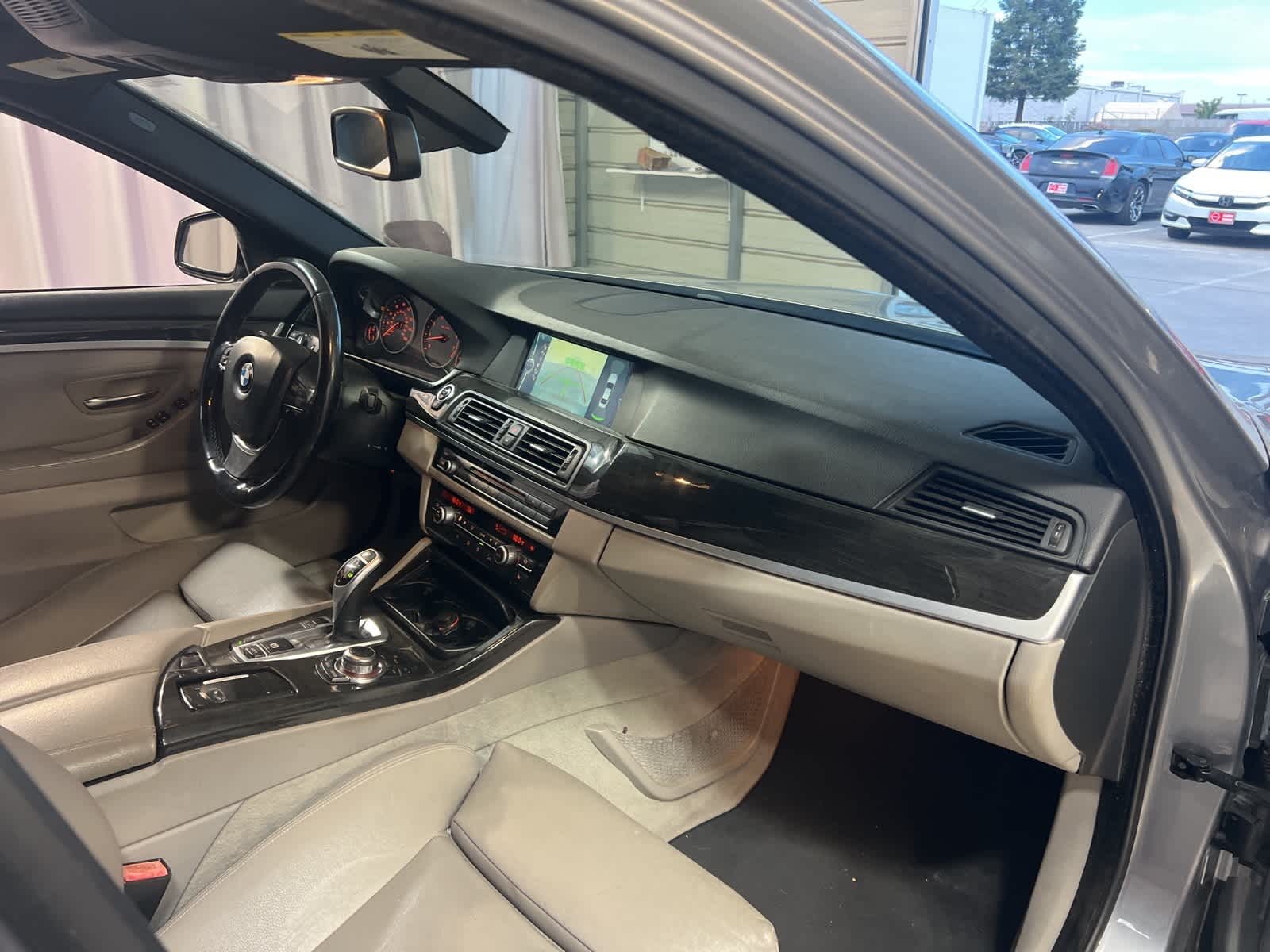 Thumbnail: 2012 BMW 5 Series - 20