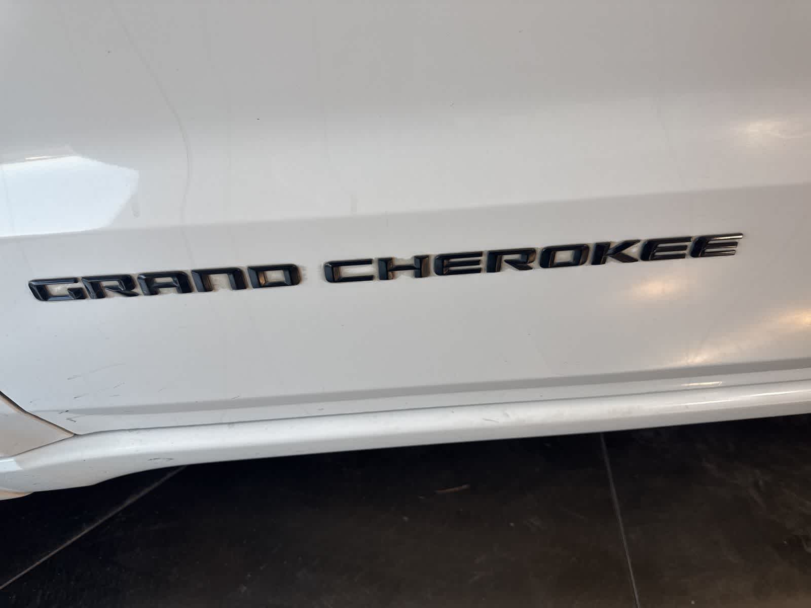 Thumbnail: 2015 Jeep Grand Cherokee - 10