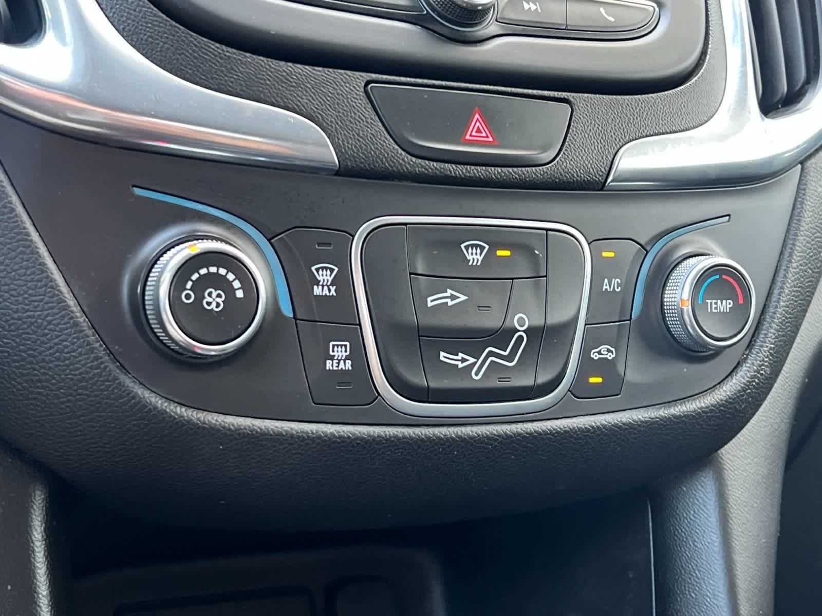 Thumbnail: 2020 Chevrolet Equinox - 20