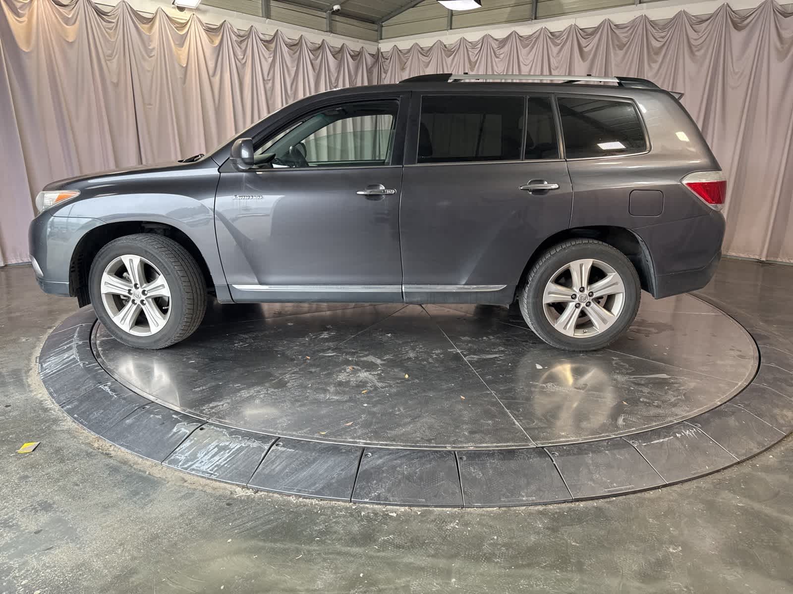 Thumbnail: 2013 Toyota Highlander - 8