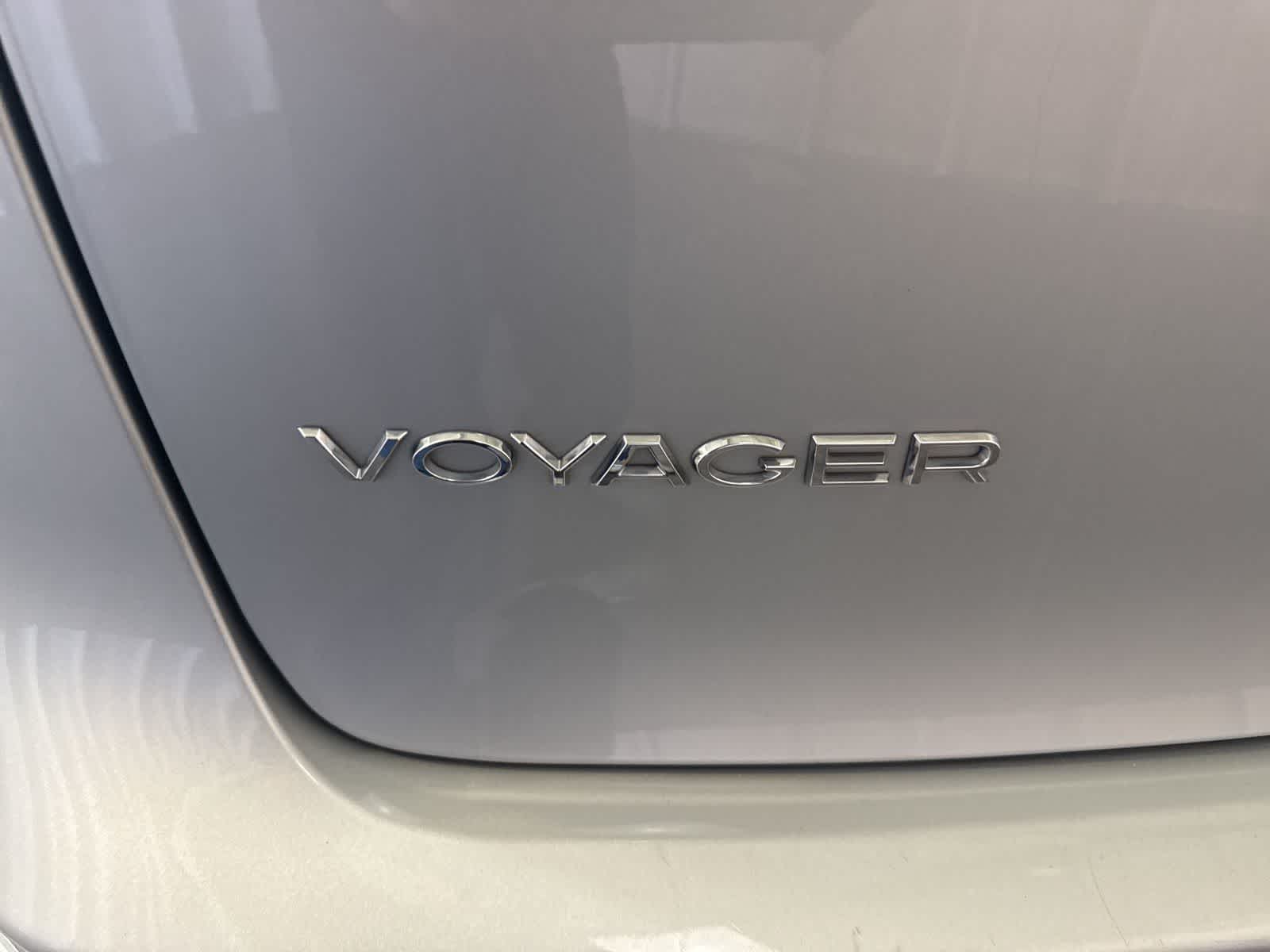 Thumbnail: 2023 Chrysler Voyager - 13