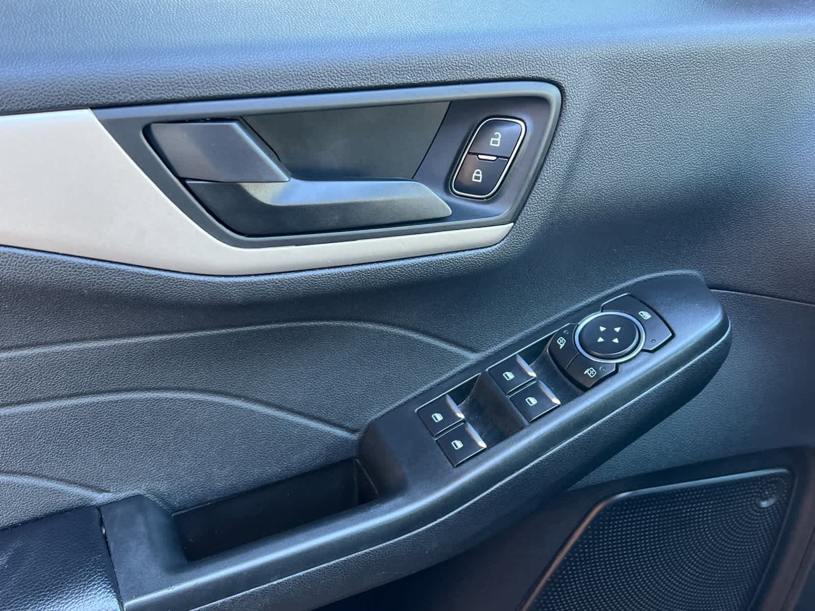 Thumbnail: 2022 Ford Escape - 12