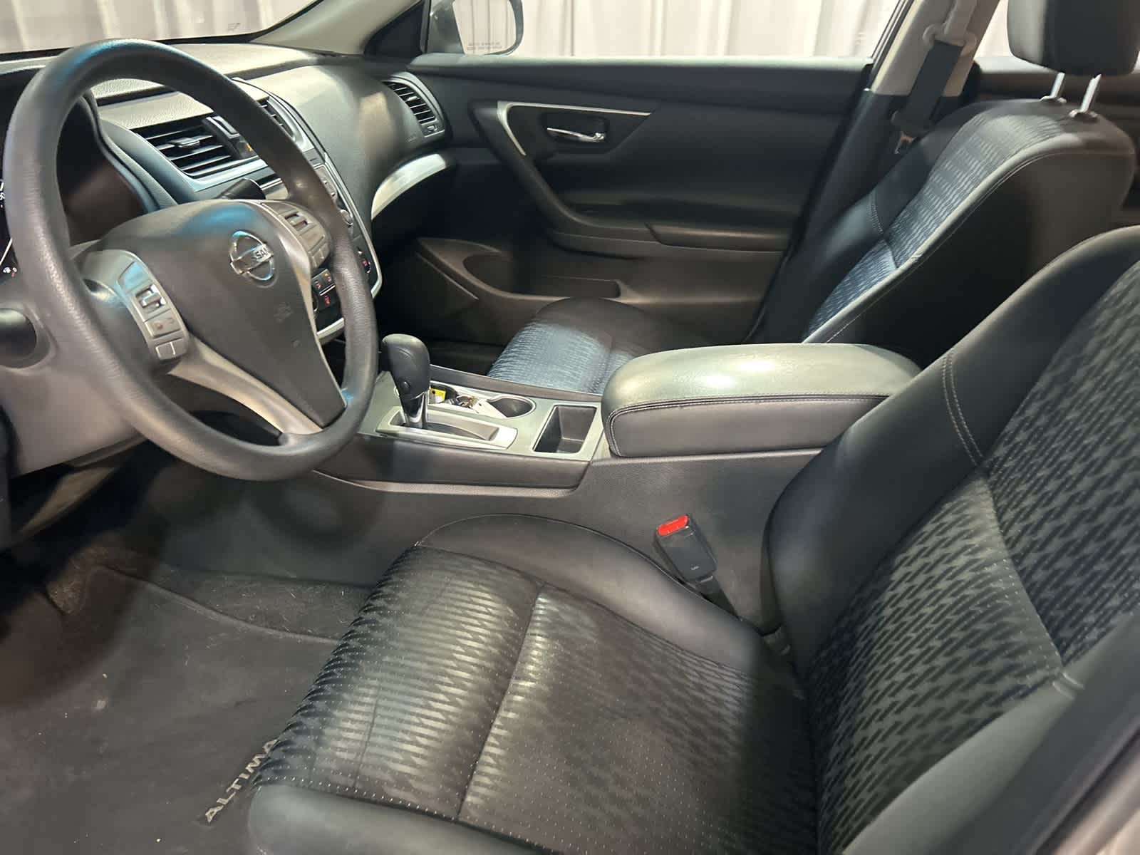 Thumbnail: 2016 Nissan Altima - 24