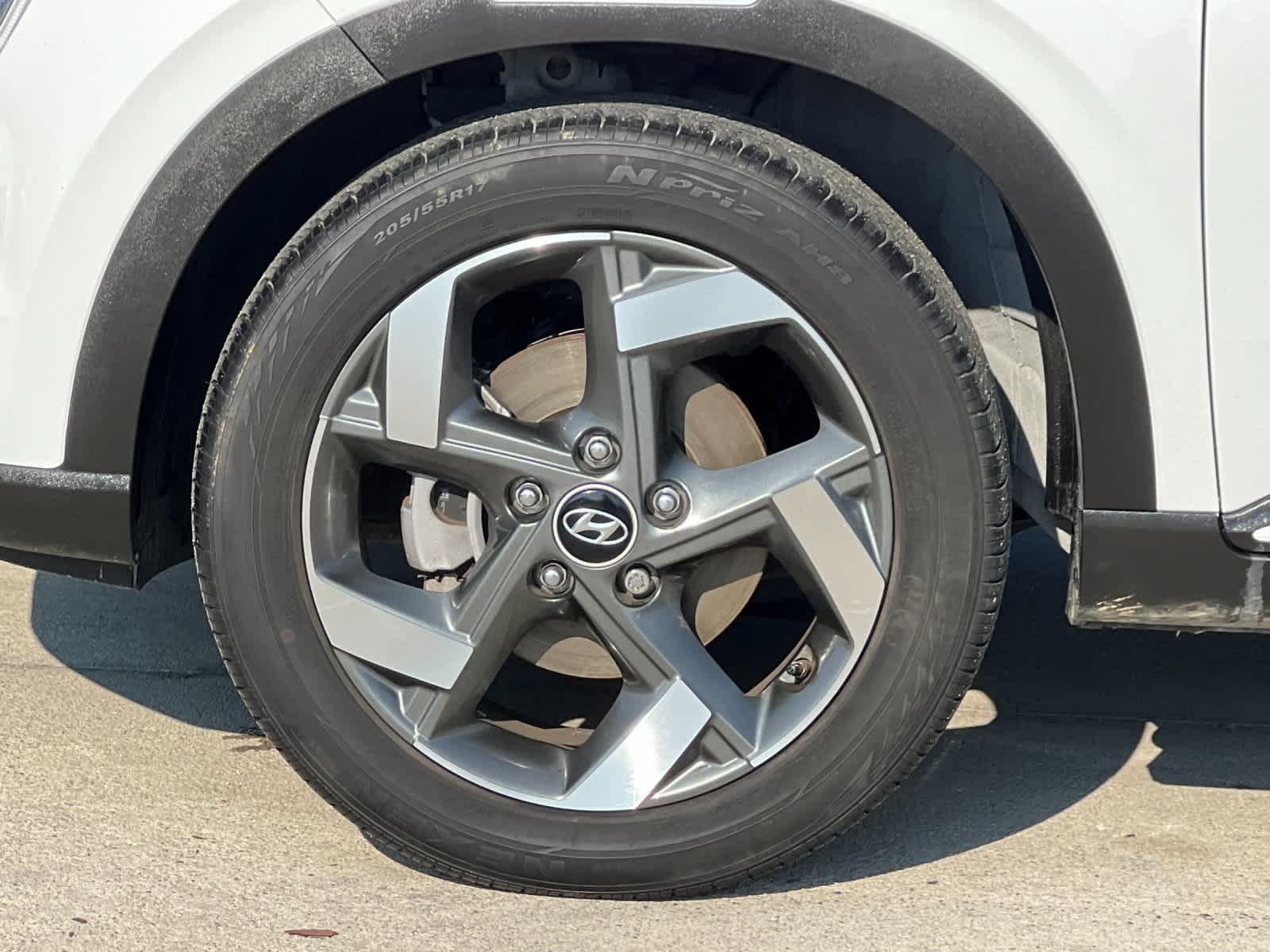 Thumbnail: 2023 Hyundai Venue - 27