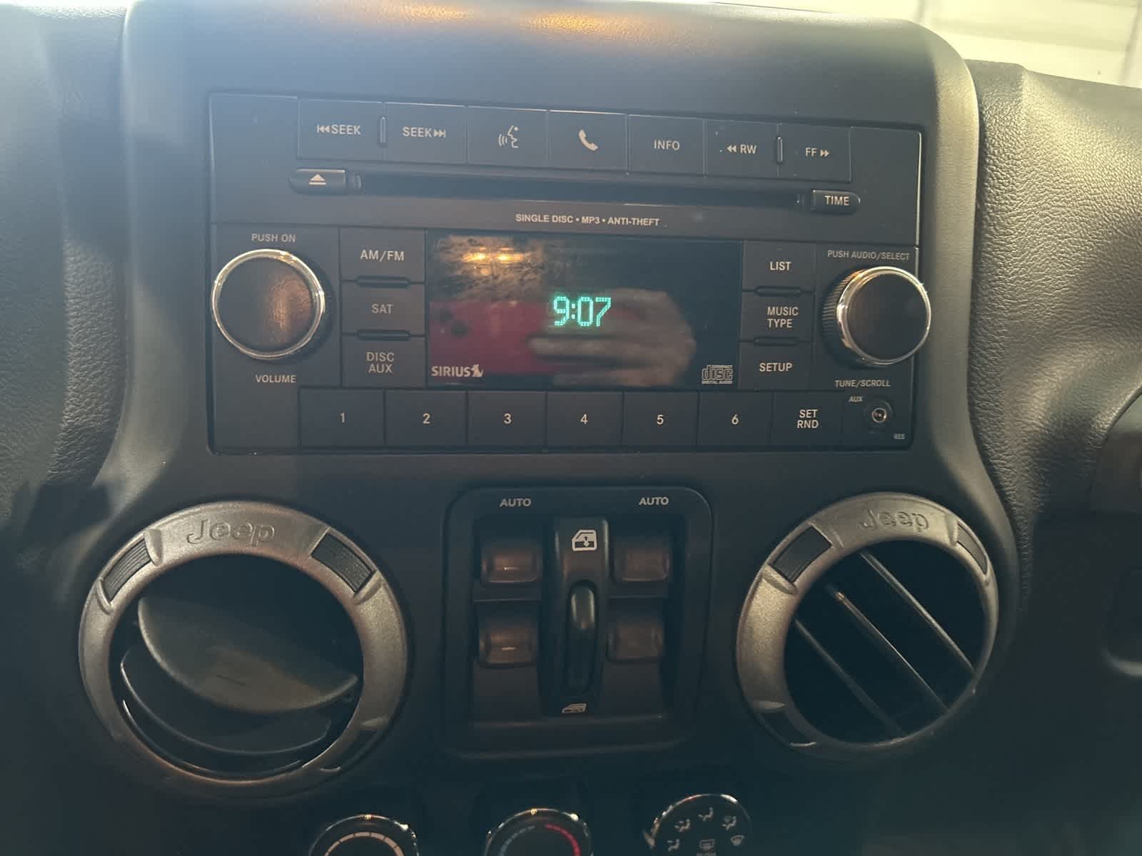 Thumbnail: 2016 Jeep Wrangler - 27