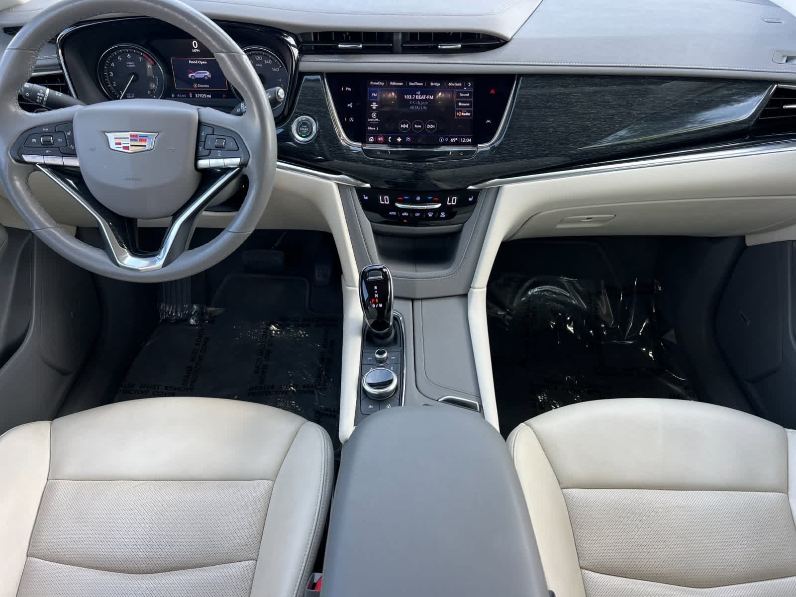 Thumbnail: 2022 Cadillac XT6 - 3