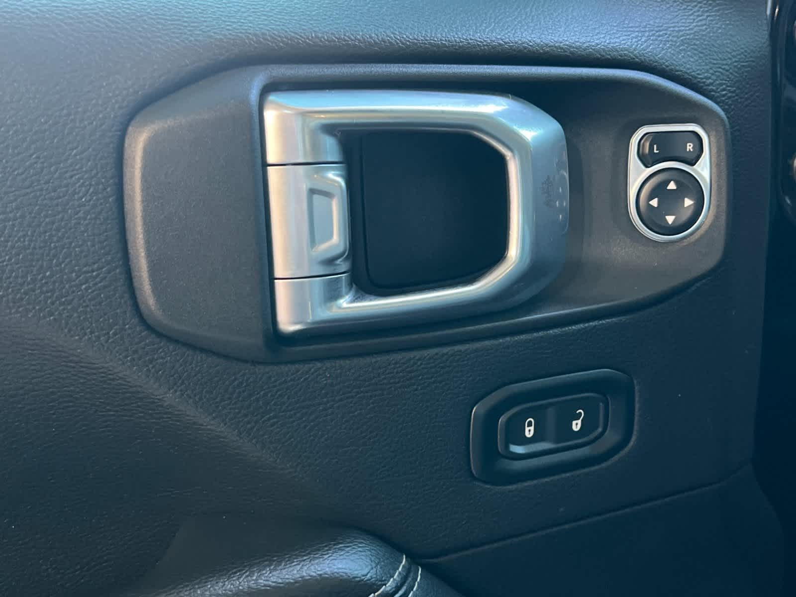 Thumbnail: 2022 Jeep Wrangler - 12