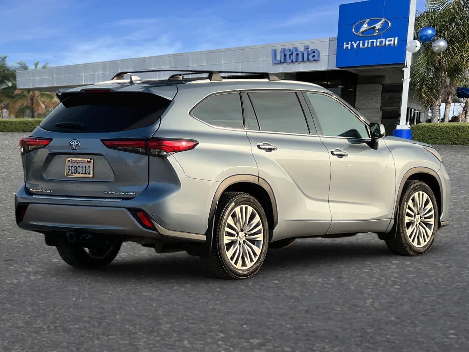 Thumbnail: 2022 Toyota Highlander - 2