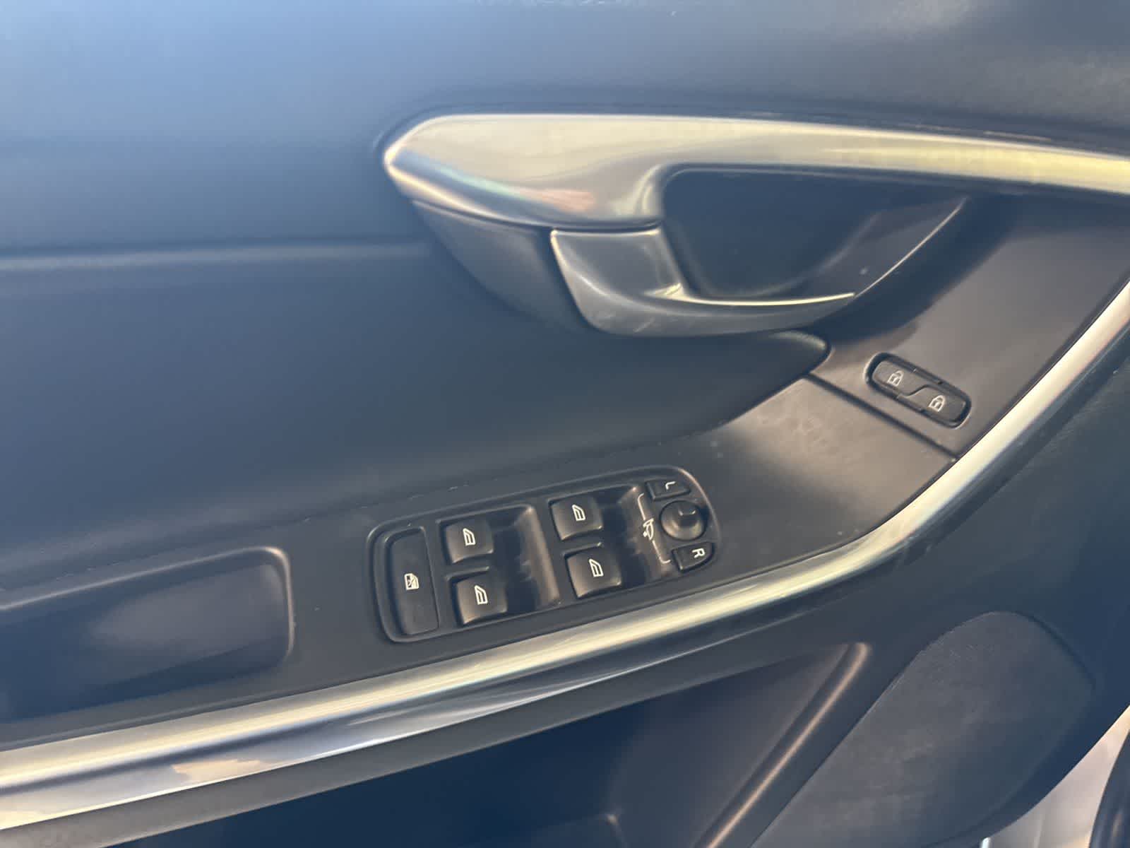 Thumbnail: 2015 Volvo XC60 - 19