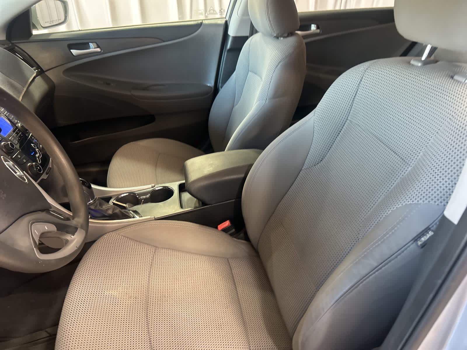Thumbnail: 2011 Hyundai Sonata - 25