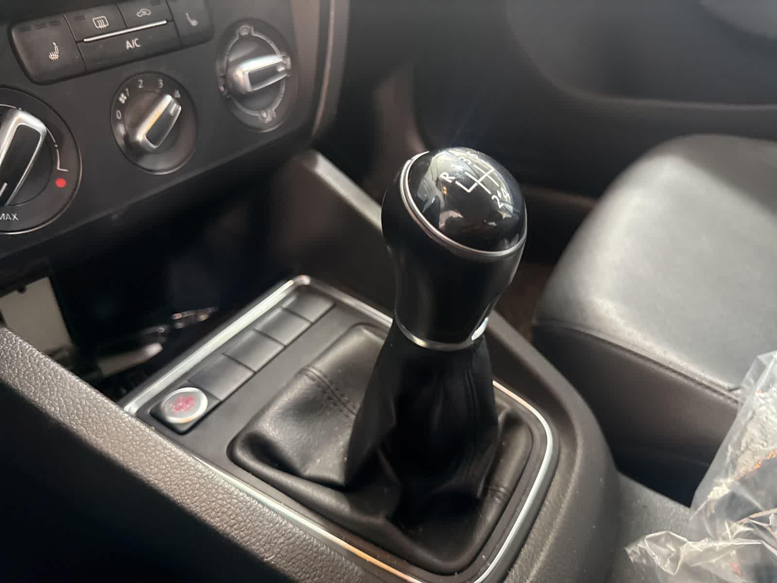 Thumbnail: 2017 Volkswagen Jetta - 29