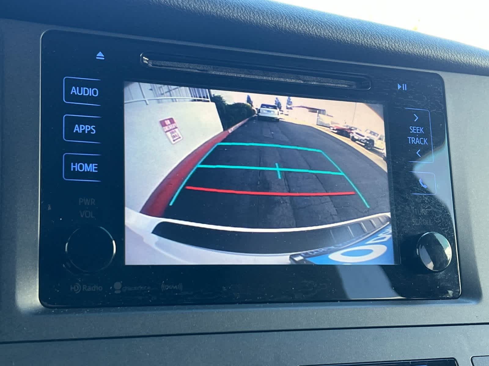 Thumbnail: 2017 Toyota Sienna - 22