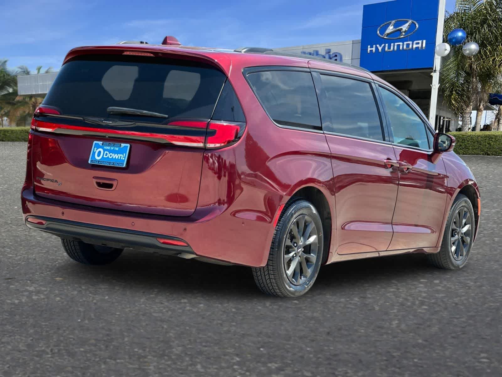 Thumbnail: 2021 Chrysler Pacifica - 2