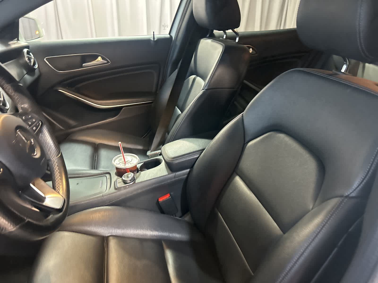 Thumbnail: 2016 Mercedes-Benz GLA - 26