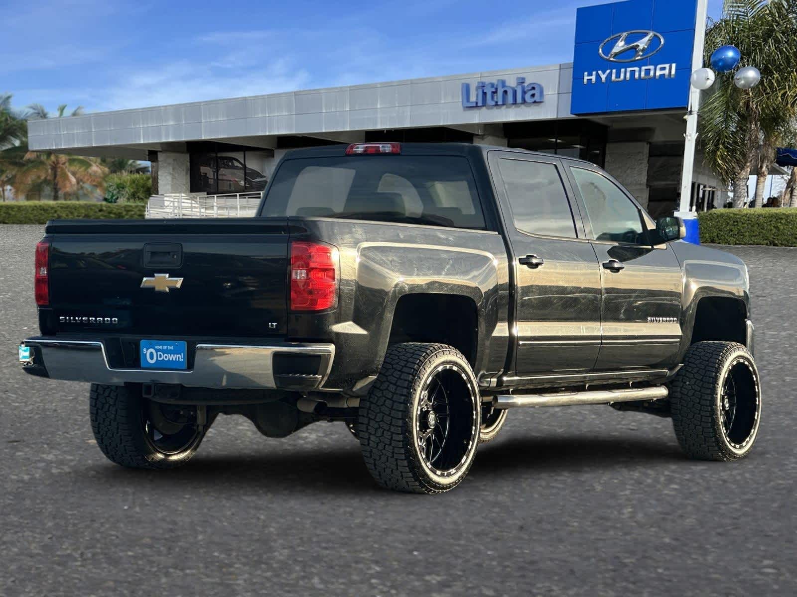 2018 Chevrolet Silverado 1500 photo 2