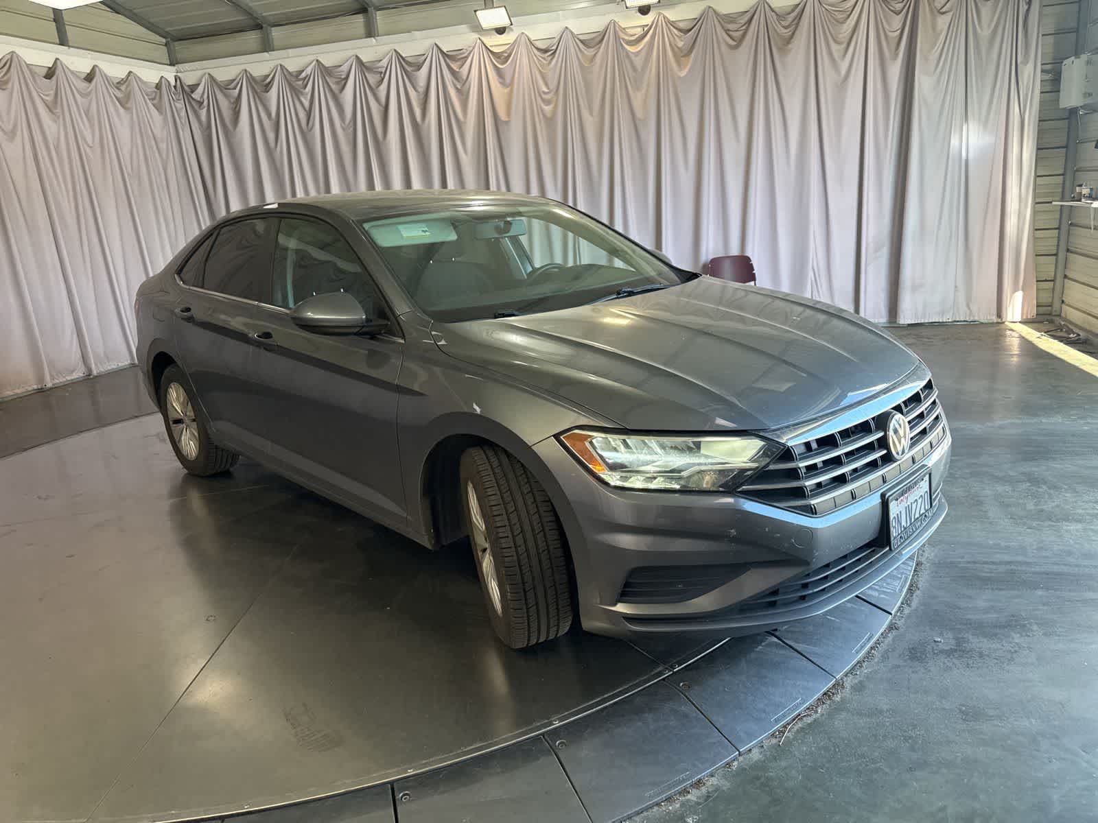 Thumbnail: 2019 Volkswagen Jetta - 2