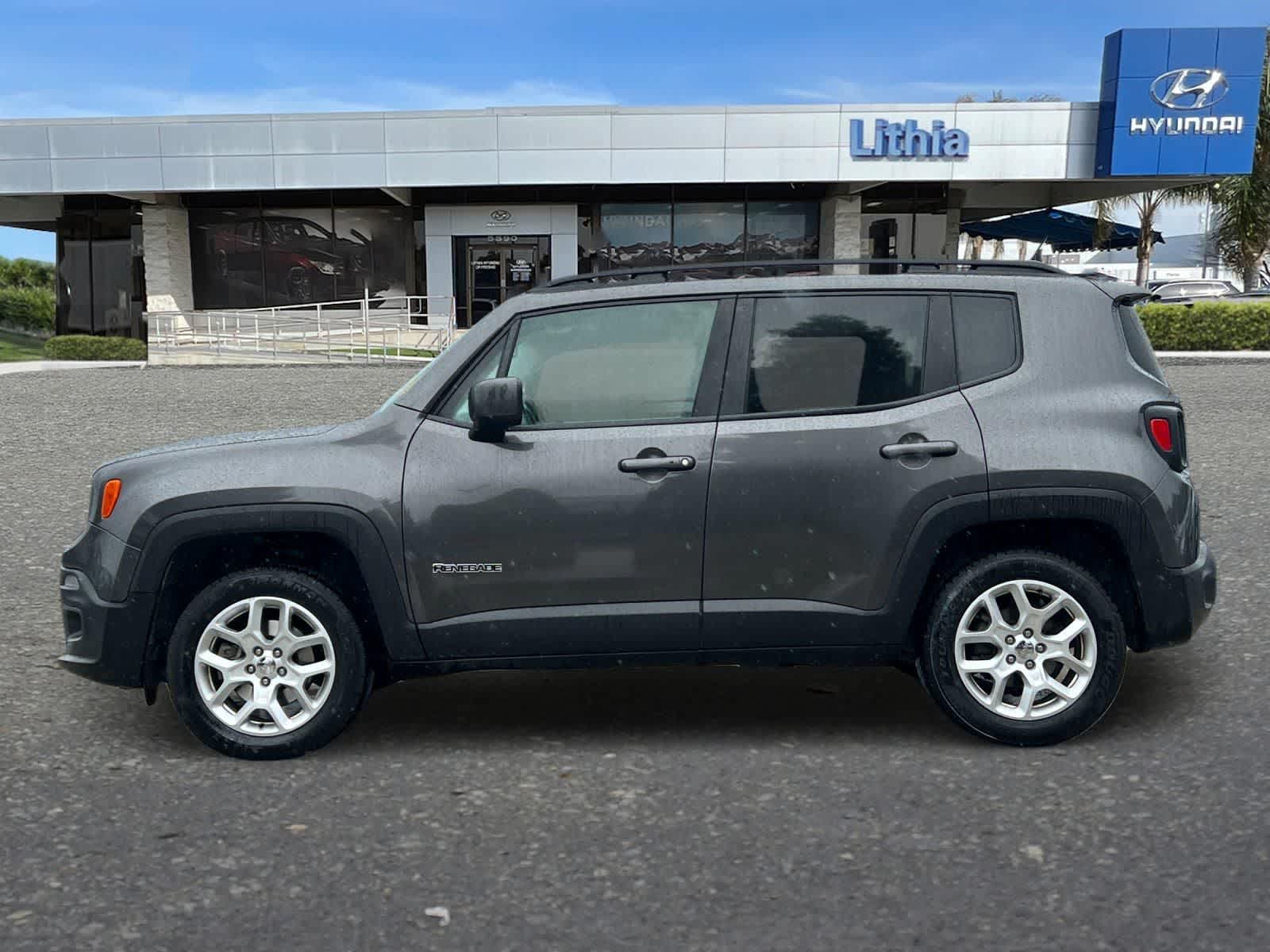 Thumbnail: 2017 Jeep Renegade - 6