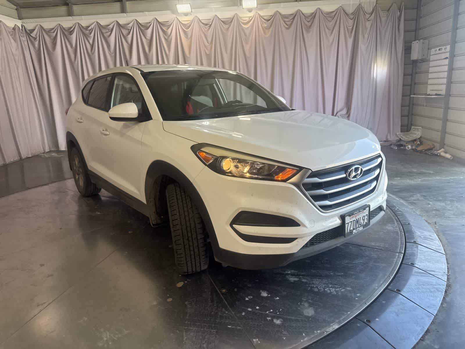 2017 Hyundai Tucson SE photo 2
