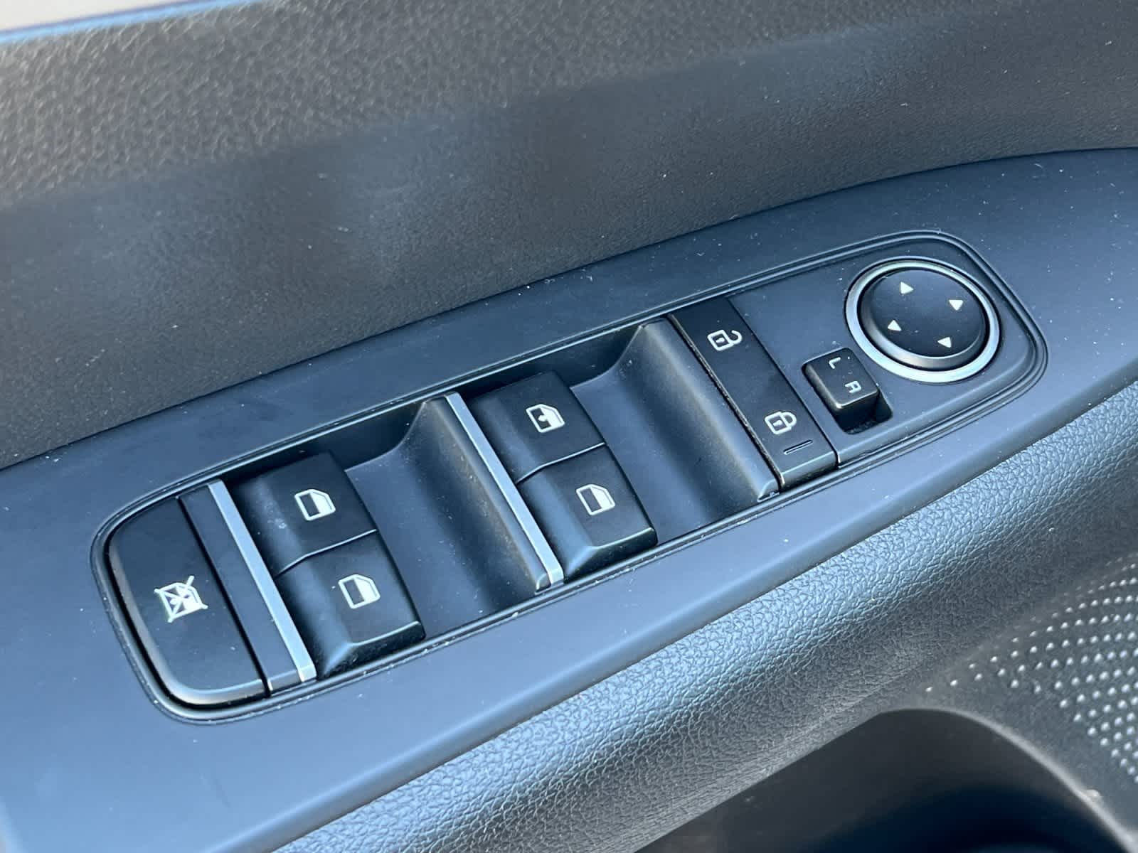 Thumbnail: 2023 Kia Forte - 13