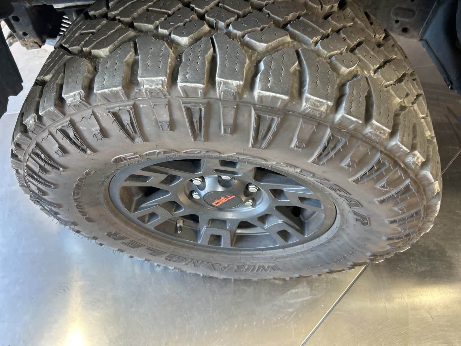 Thumbnail: 2015 Toyota 4Runner - 17