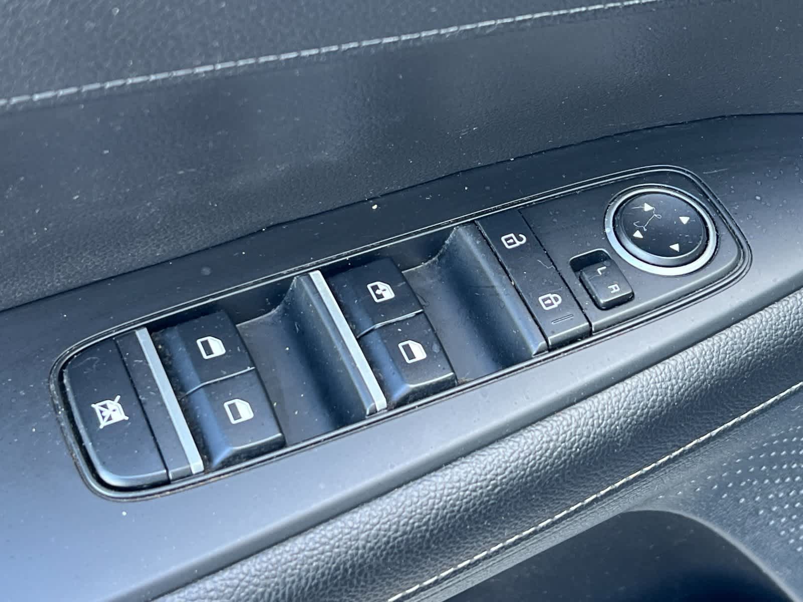 Thumbnail: 2022 Kia Forte - 14