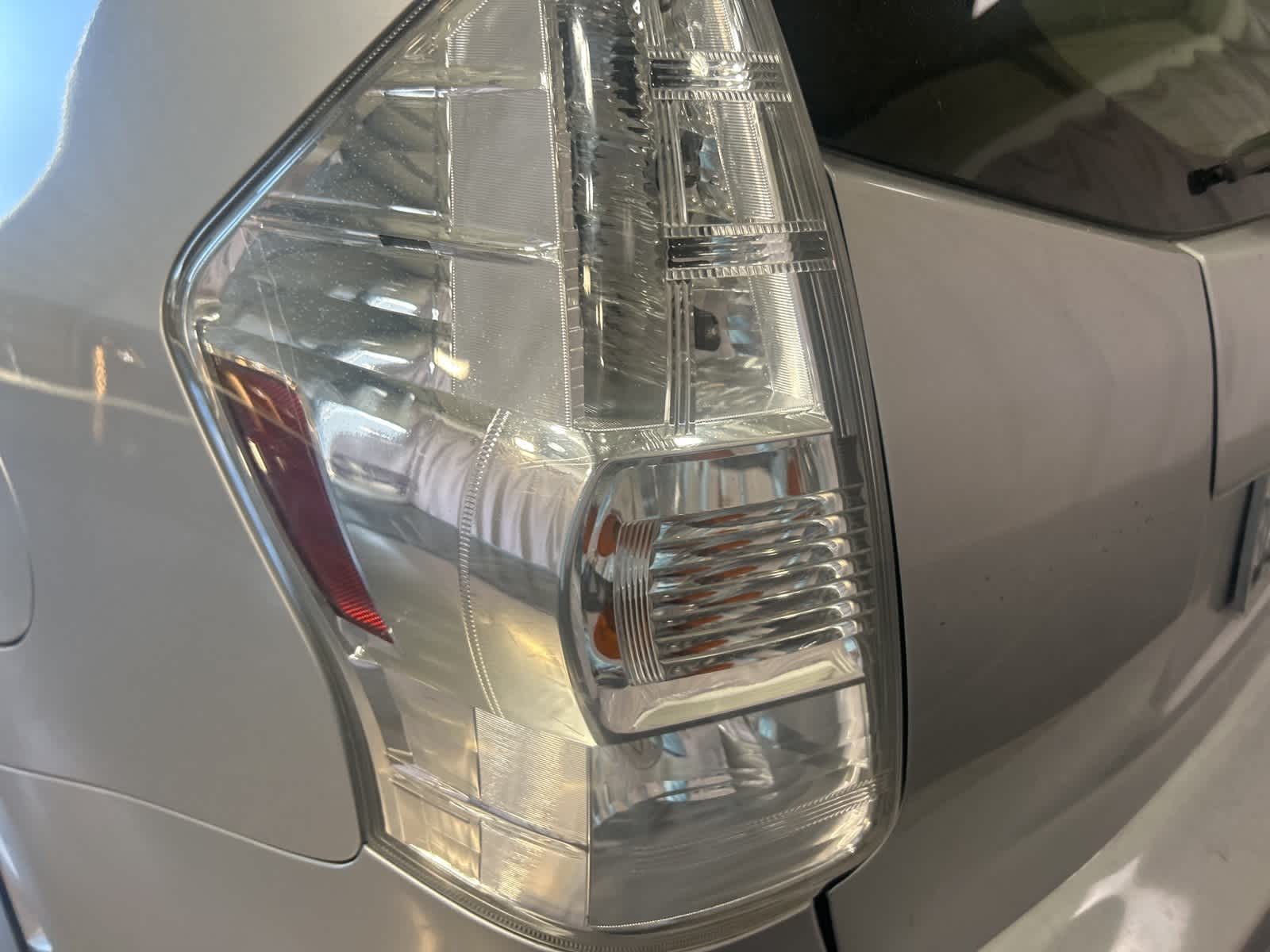 Thumbnail: 2012 Toyota Prius v - 13