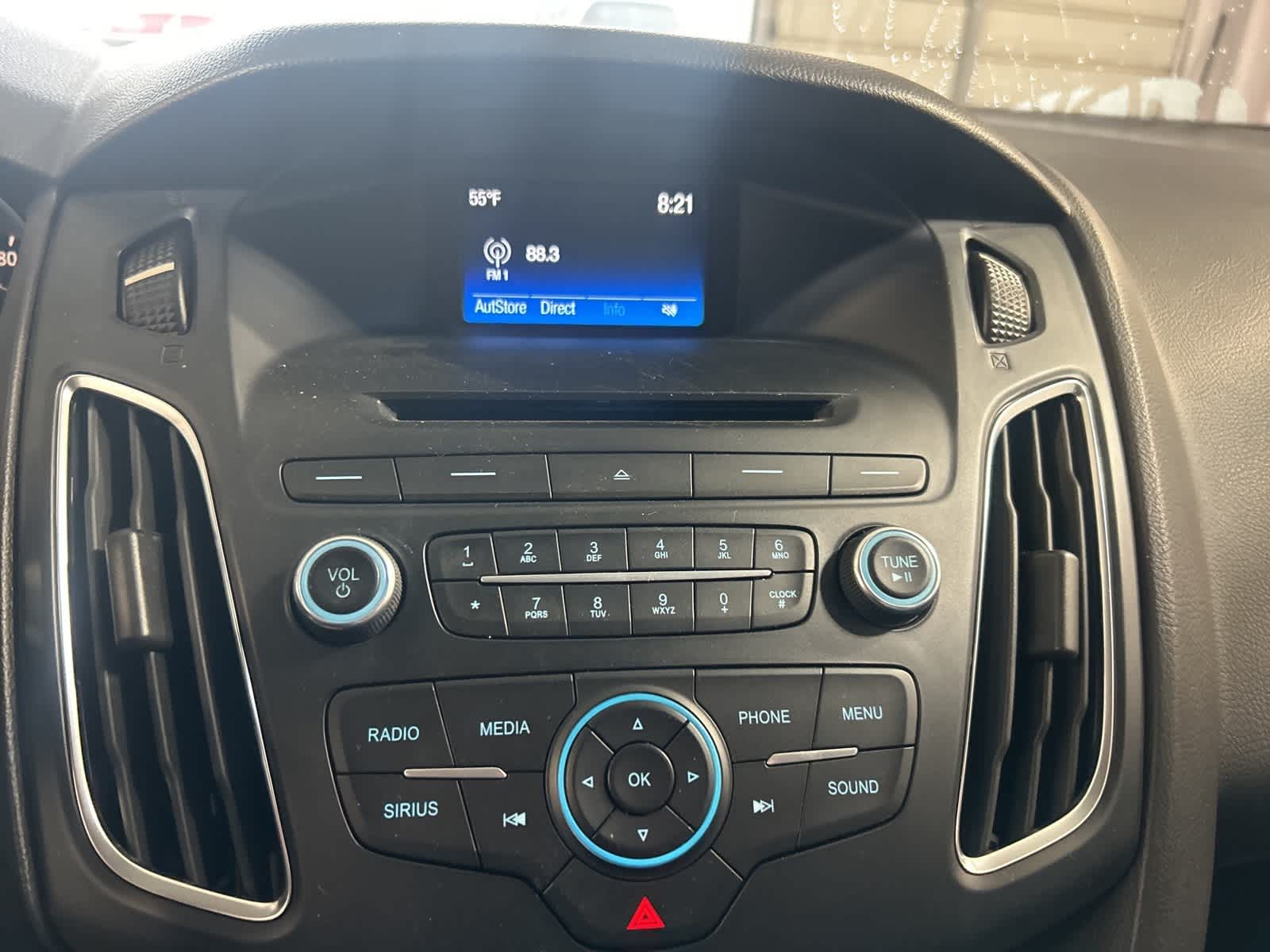Thumbnail: 2015 Ford Focus - 27